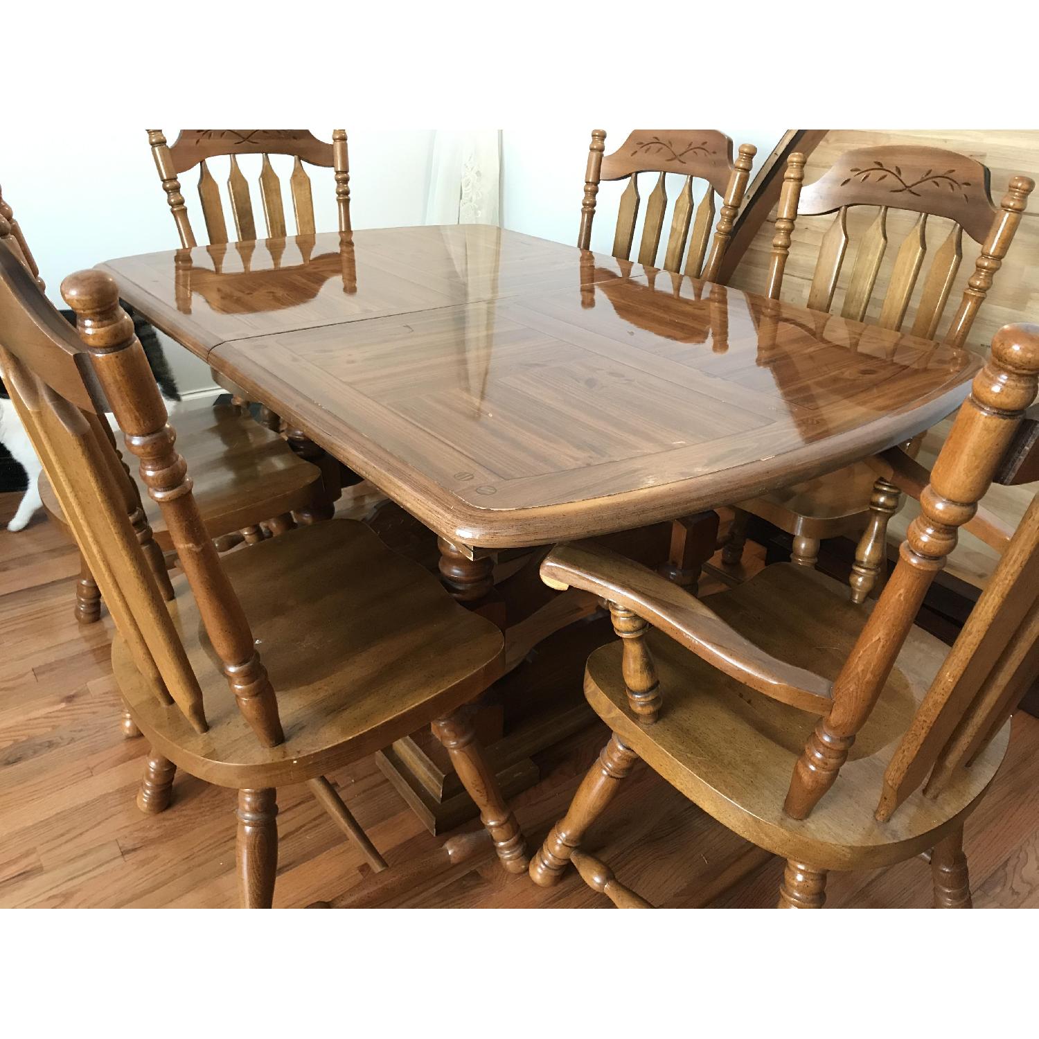 Cherry Wood Dining Room Table w/ 6 Chairs - image-5
