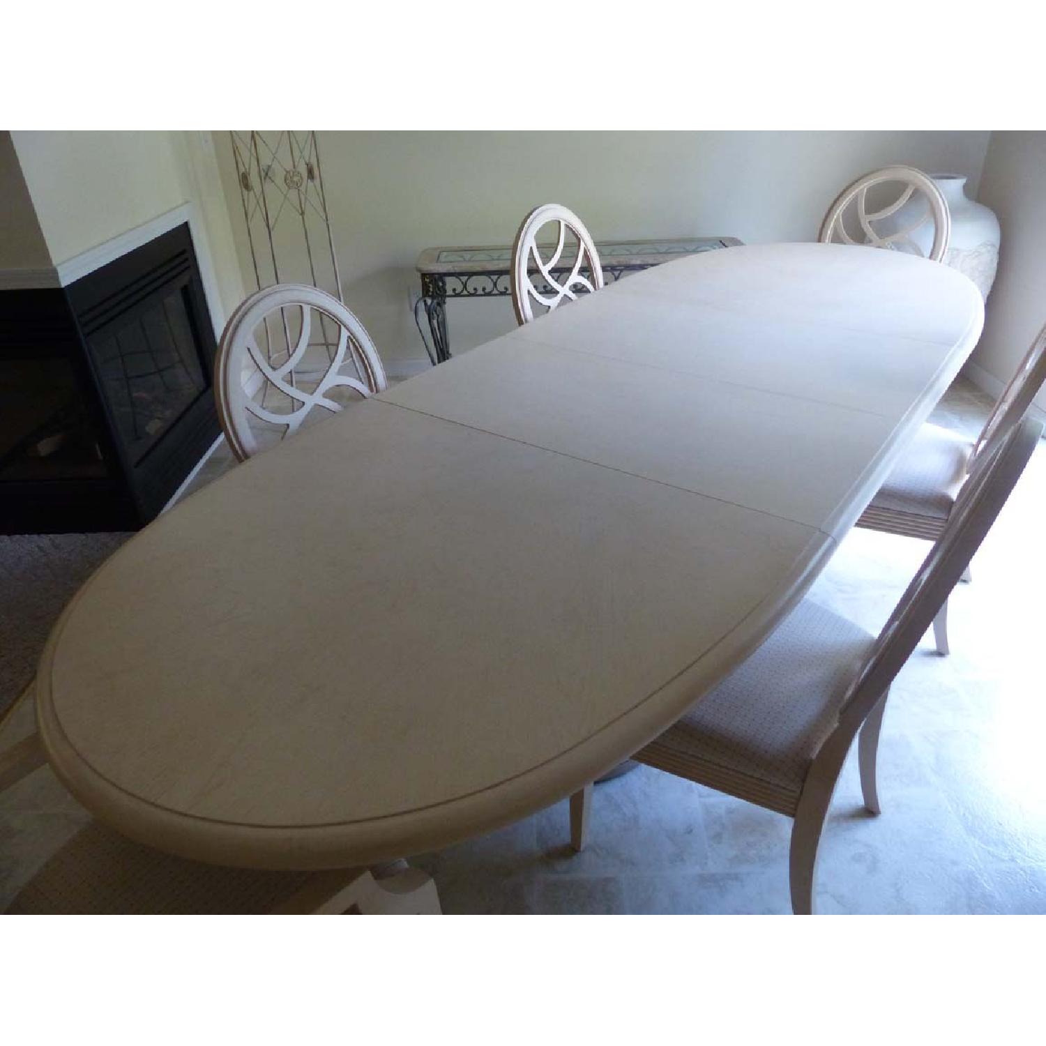Drexel Heritage Oval Dining Table w/ 6 Chairs - image-7