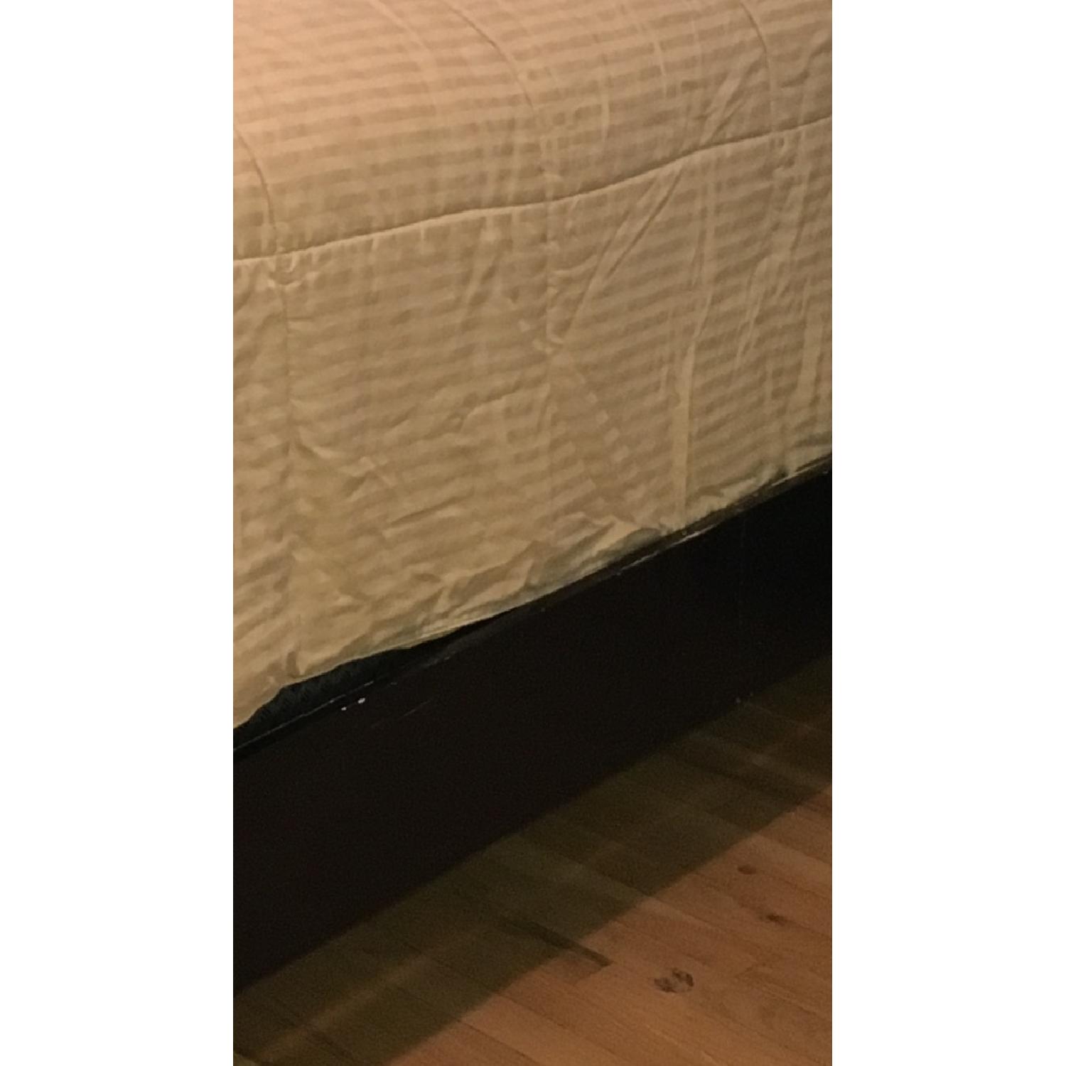 Bob's Queen Black Wood Classic Sleigh Bed - image-3