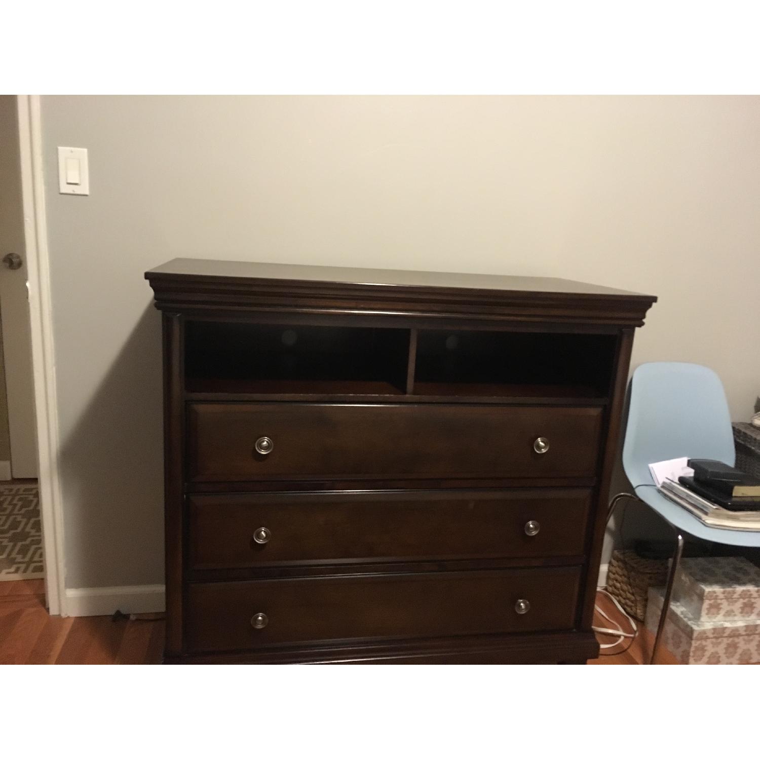 Ashley's Media Chest - image-1