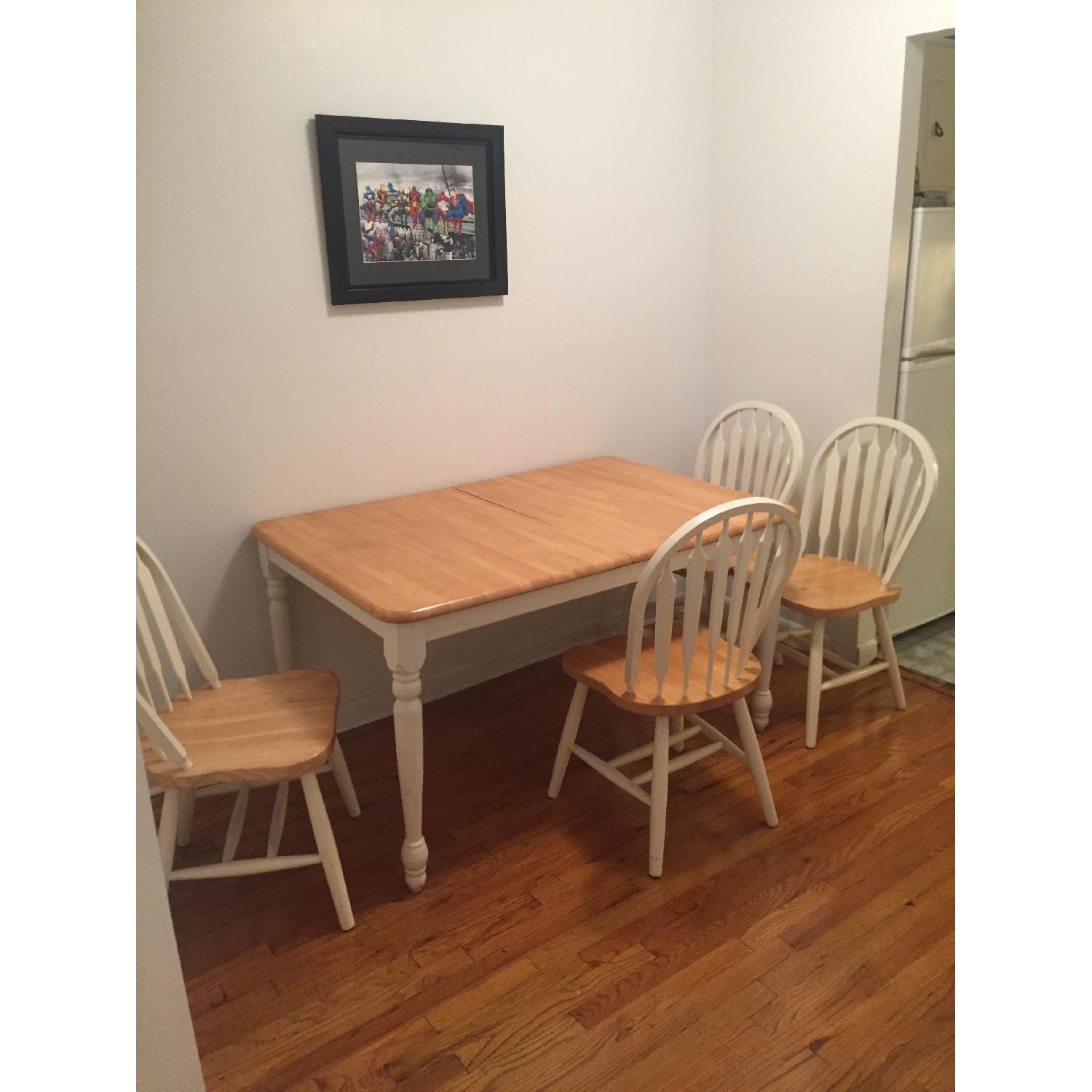 Kitchen Table w/ 4 Chairs - image-5