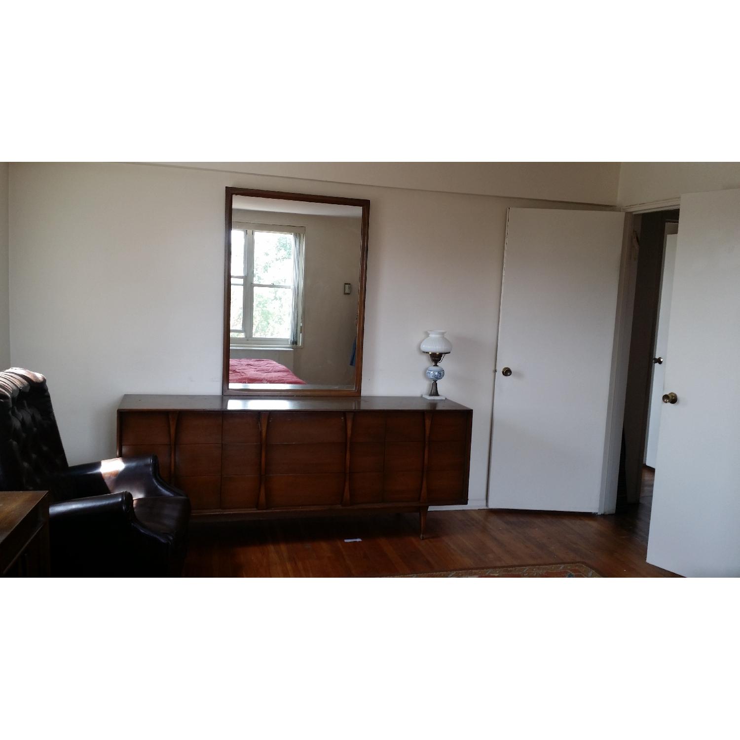 Mid Century Modern 5 Piece Bedroom Set - image-2