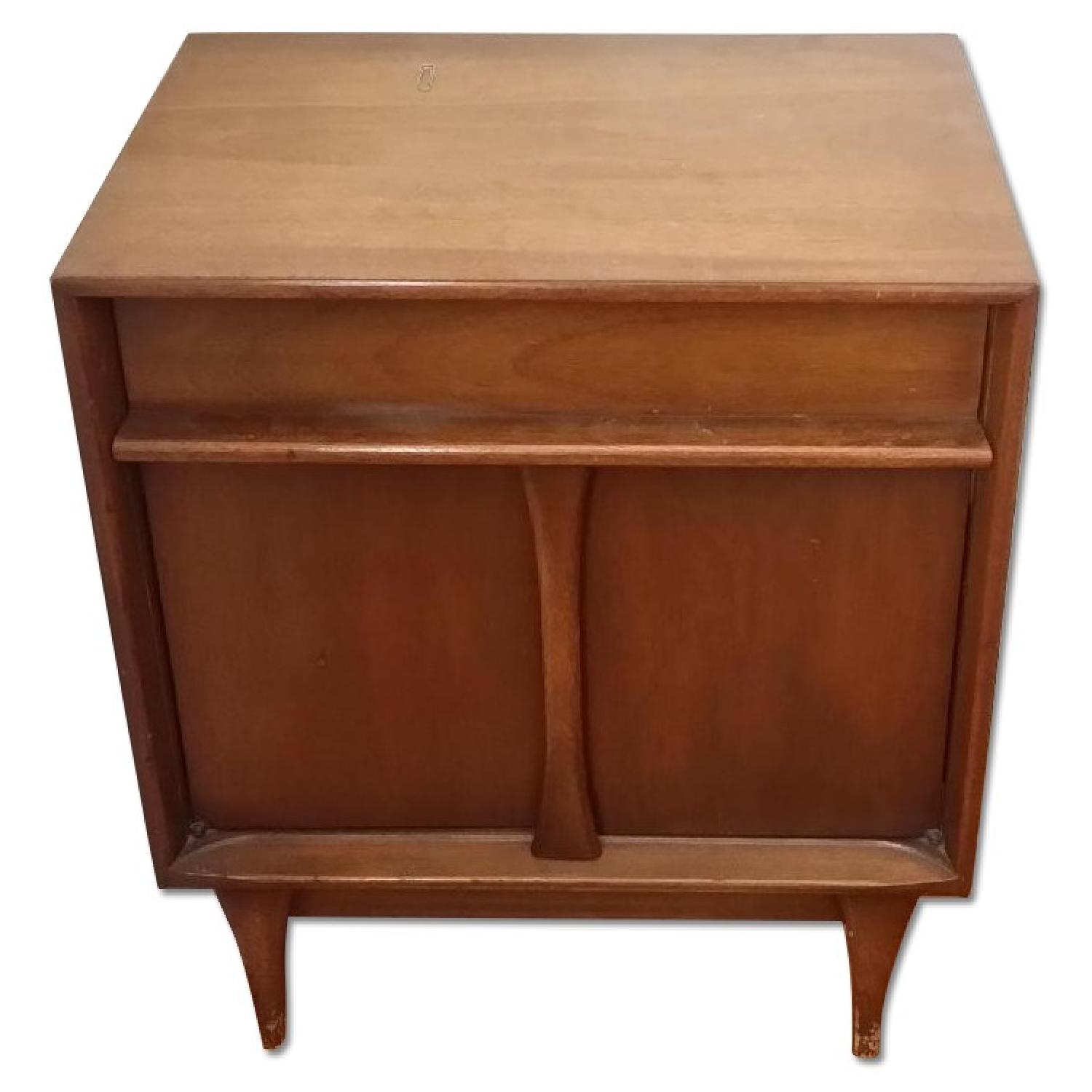 Mid Century Modern 5 Piece Bedroom Set - image-9