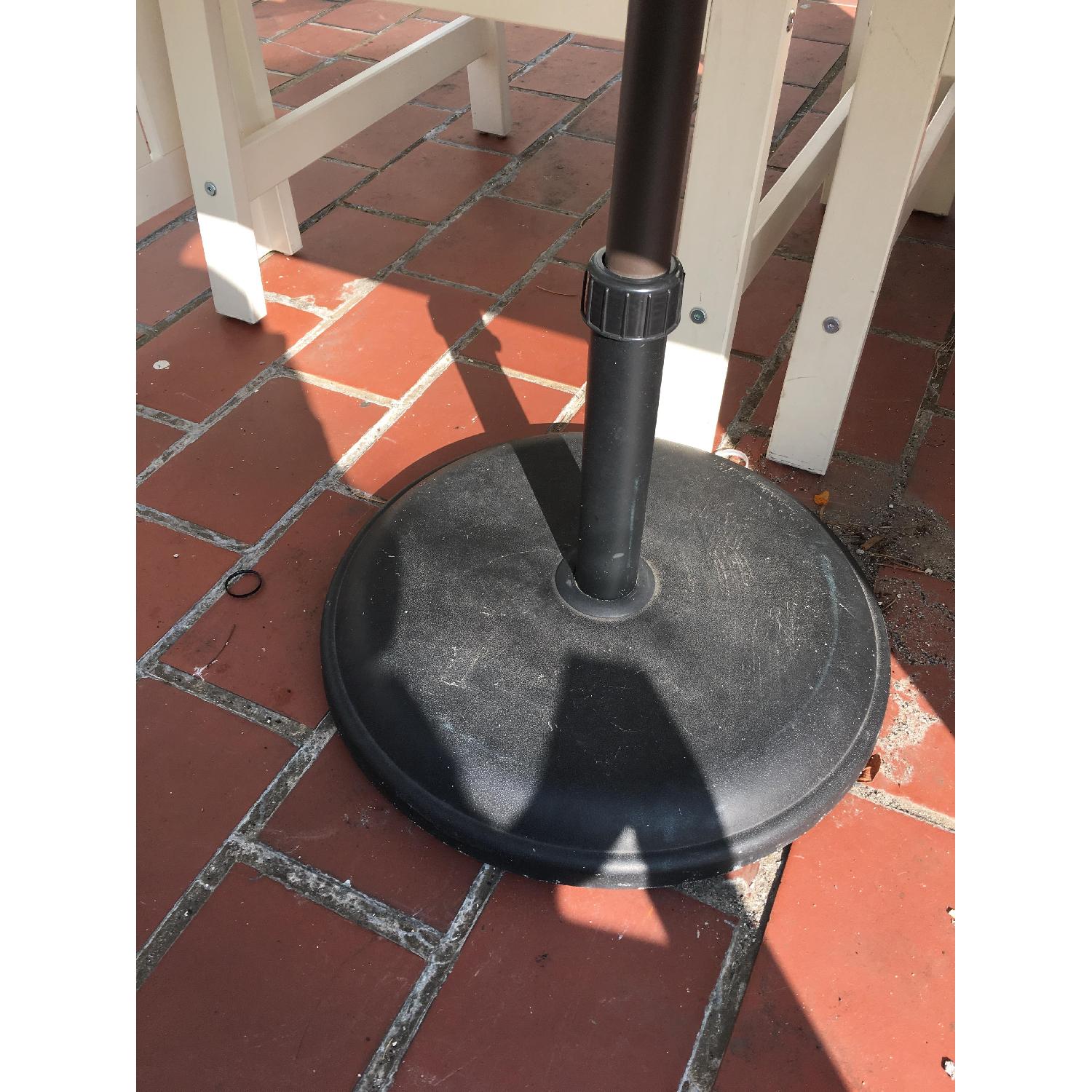 Ikea pplar Outdoor Dining Table w/ 4 Chairs + Black/White Umbrella - image-8