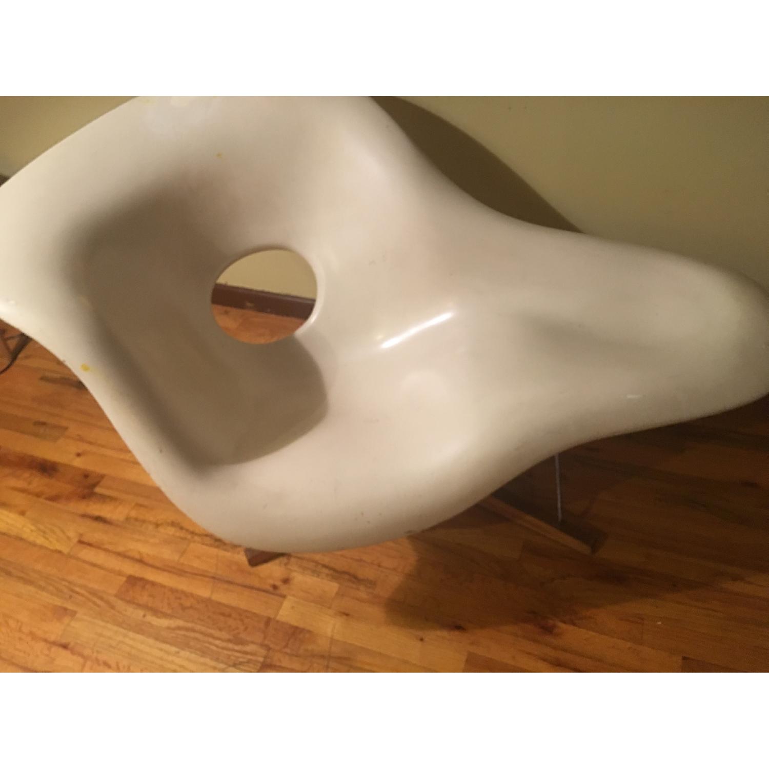 White on White Furniture Le Corbusier Lounge Chair Replica - image-1