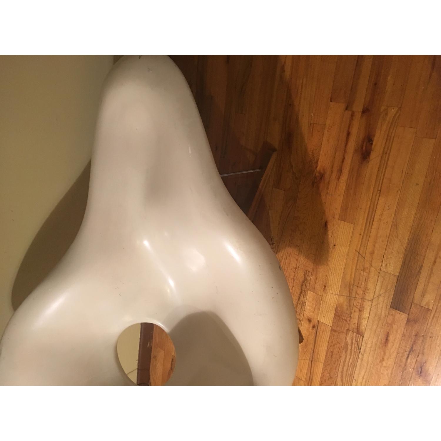 White on White Furniture Le Corbusier Lounge Chair Replica - image-2