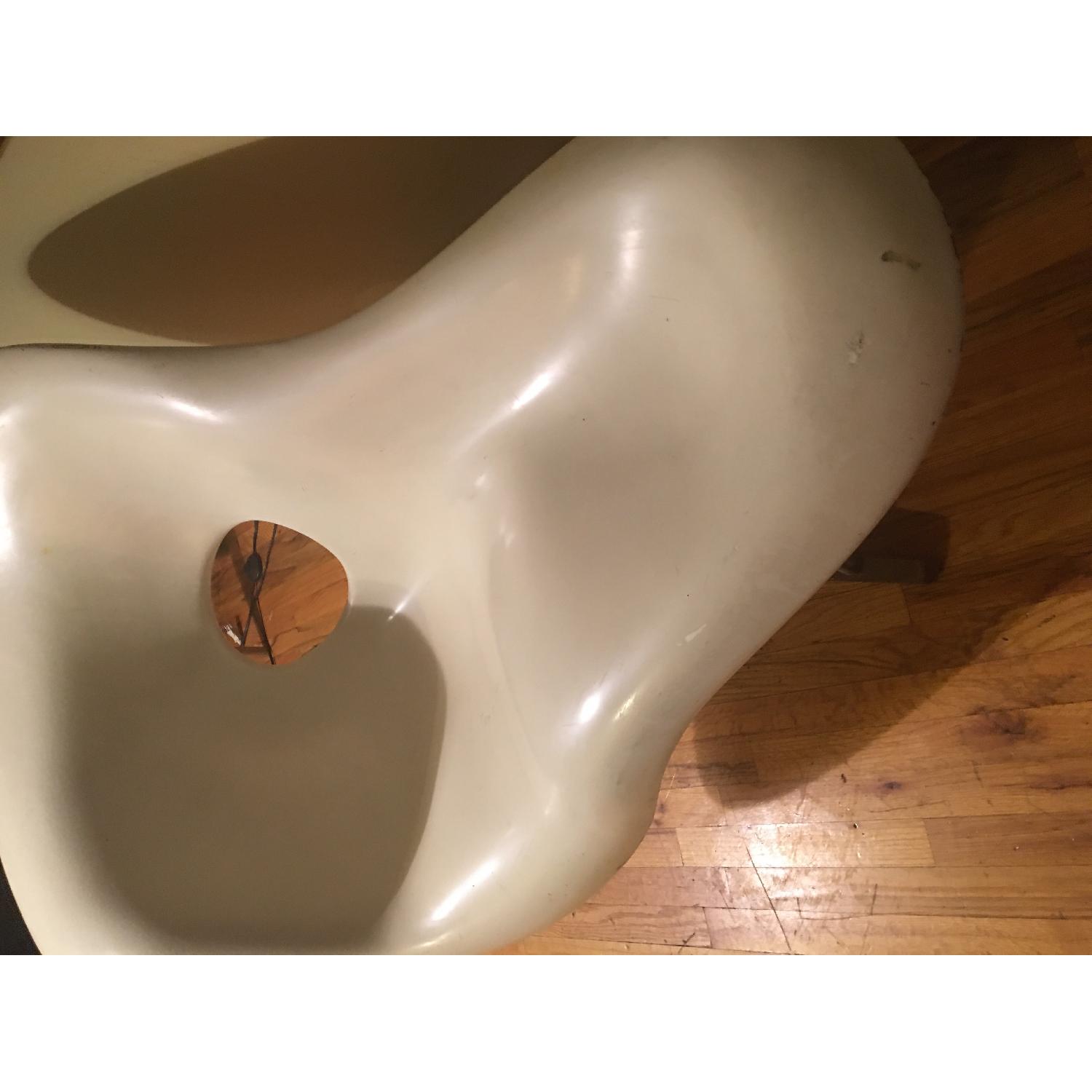 White on White Furniture Le Corbusier Lounge Chair Replica - image-6