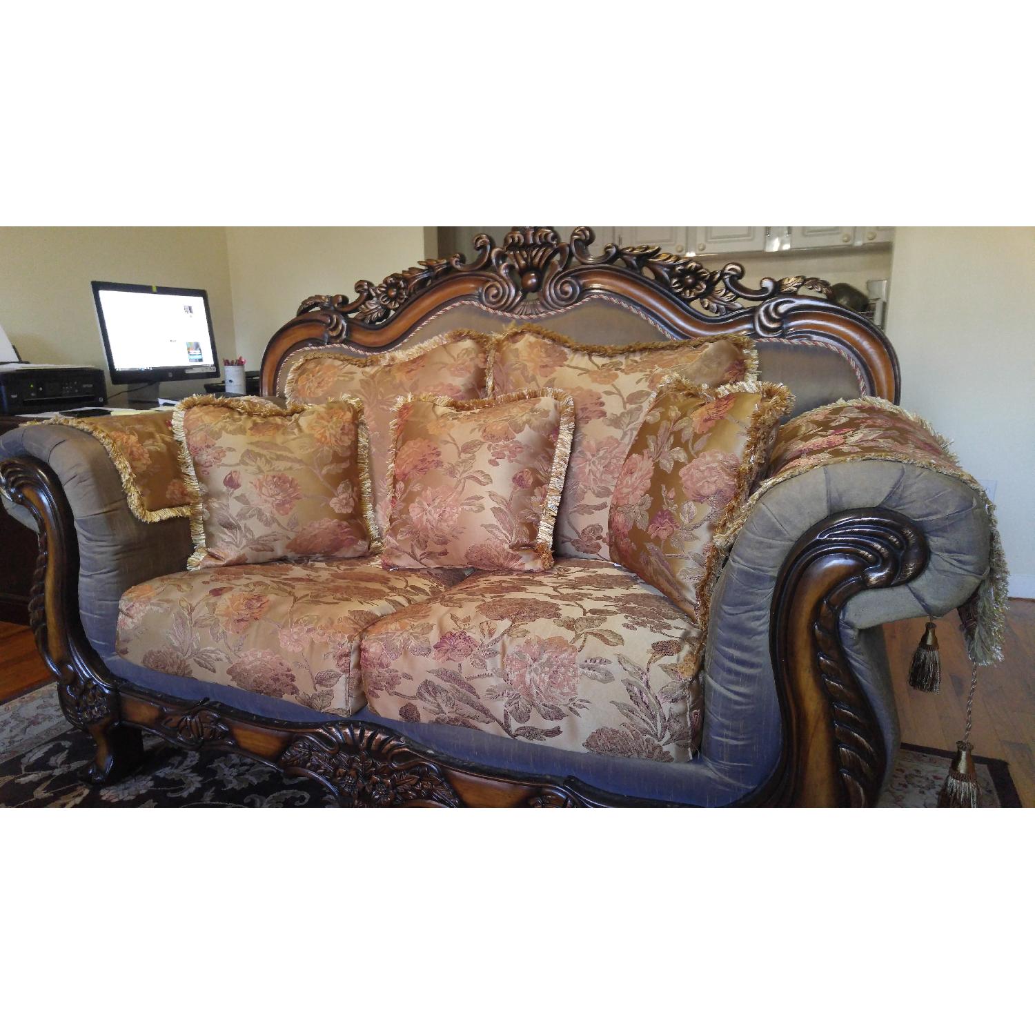 Meridian Furniture Seville Loveseat - image-4