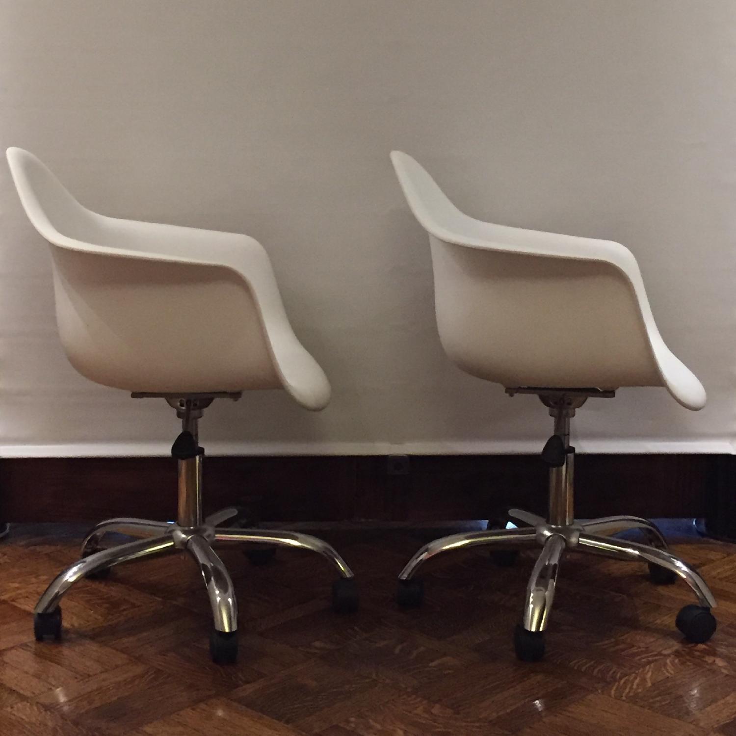 France & Son Eames-Style Swivel Chair - image-3