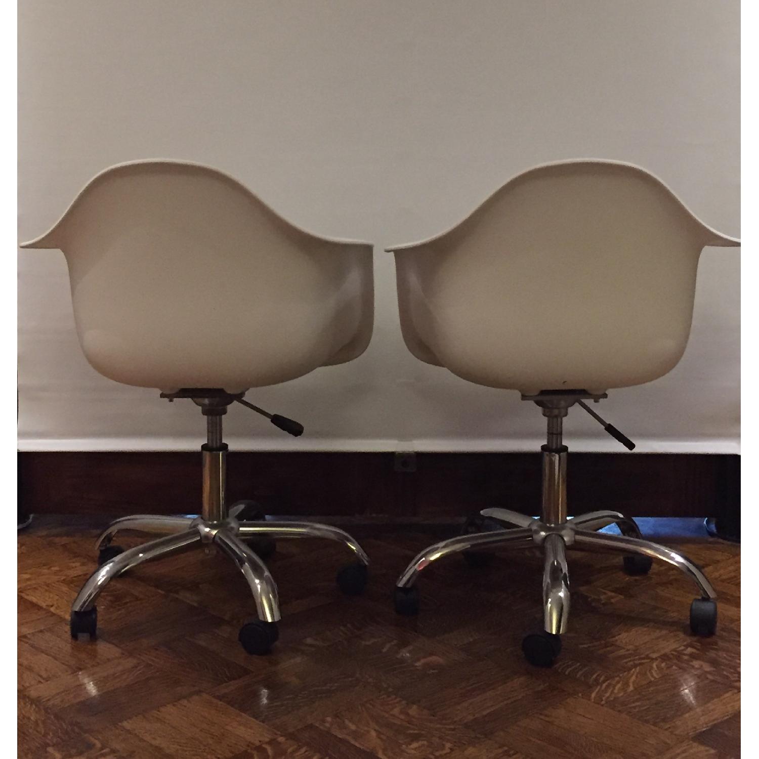 France & Son Eames-Style Swivel Chair - image-5