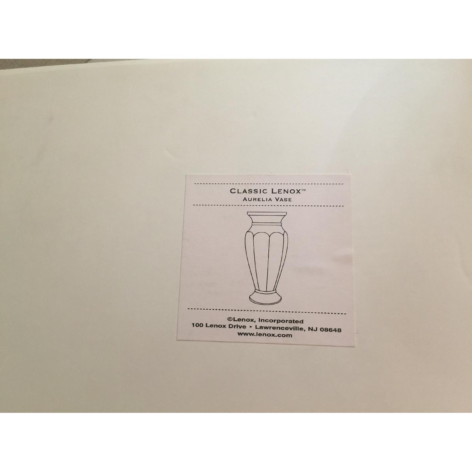 Classic Lenox Aurelia Vase - image-5