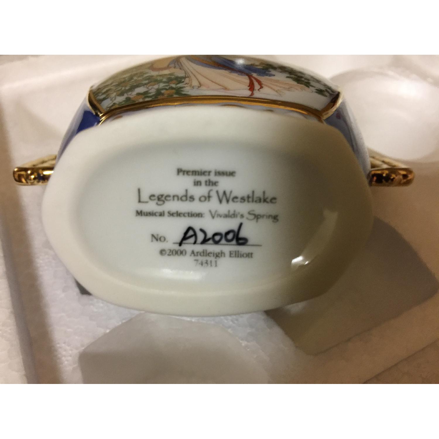 Ardleigh Elliott Music Box - image-3