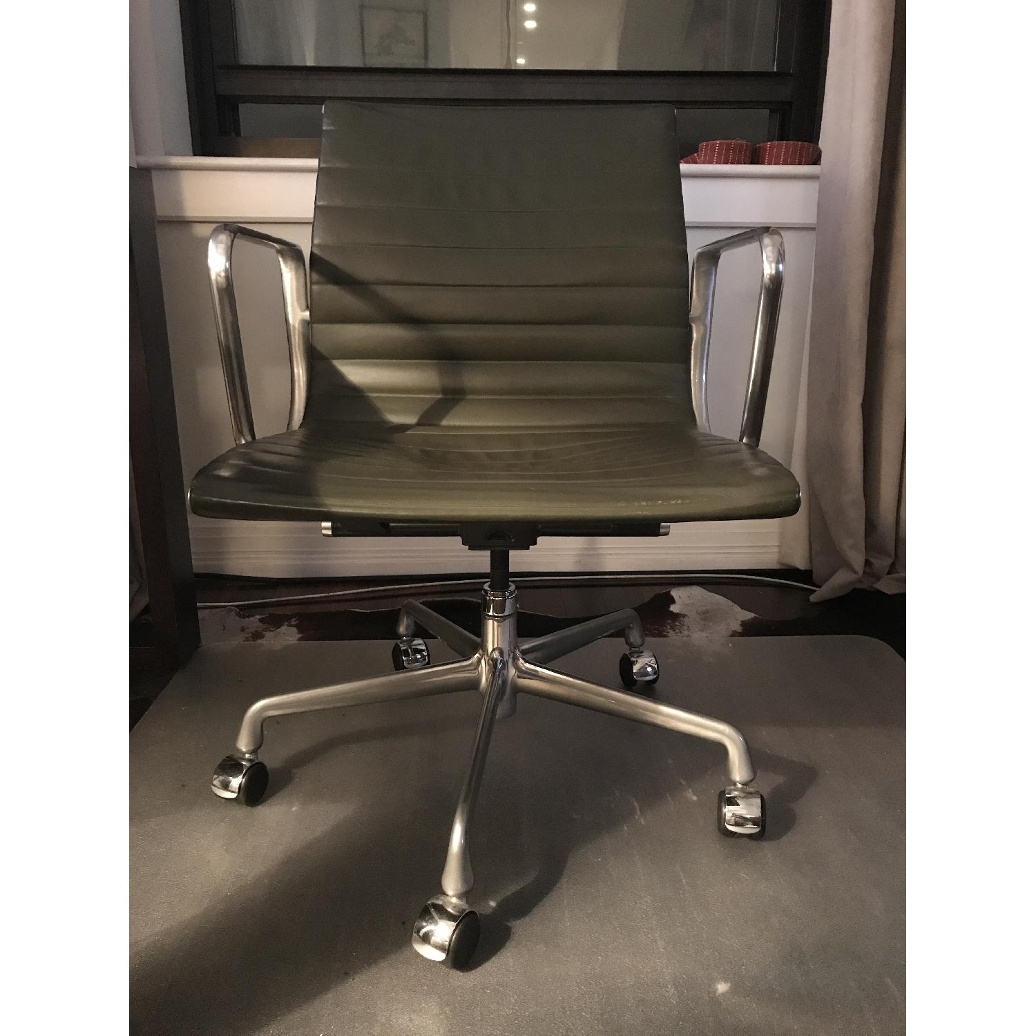 Design Within Reach Eames Aluminum Management Chair - image-1