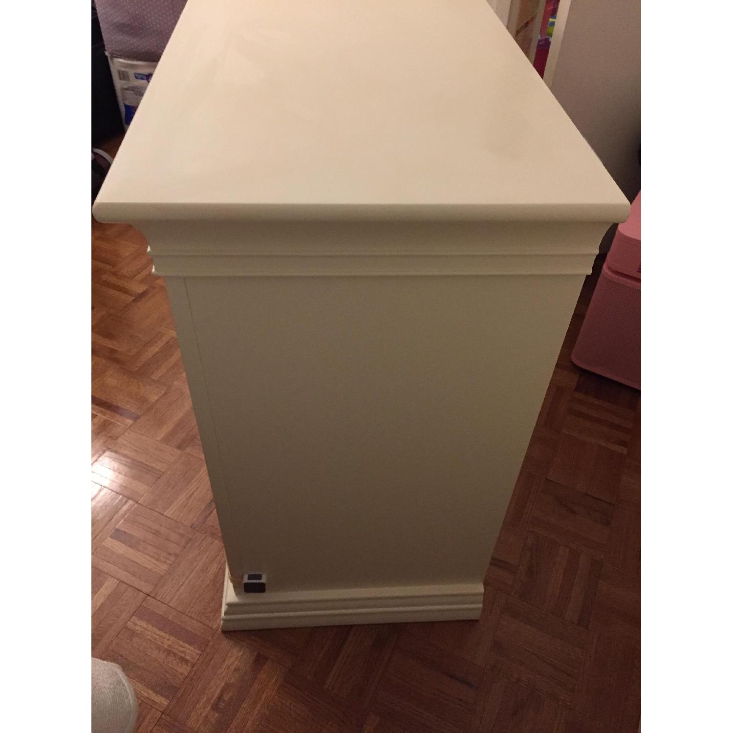 Sorelle Verona Double Dresser w/ Changer in French White - image-5
