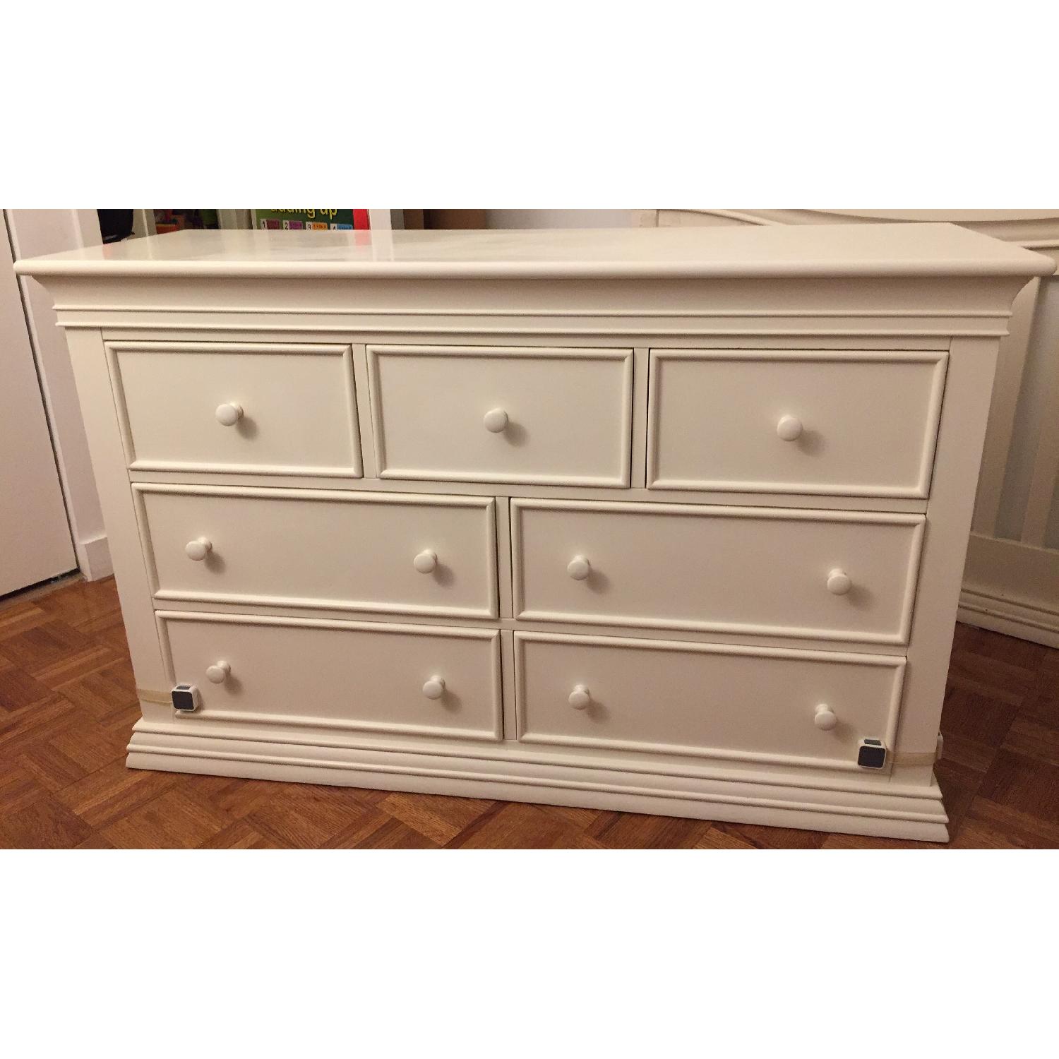 Sorelle Verona Double Dresser w/ Changer in French White - image-8