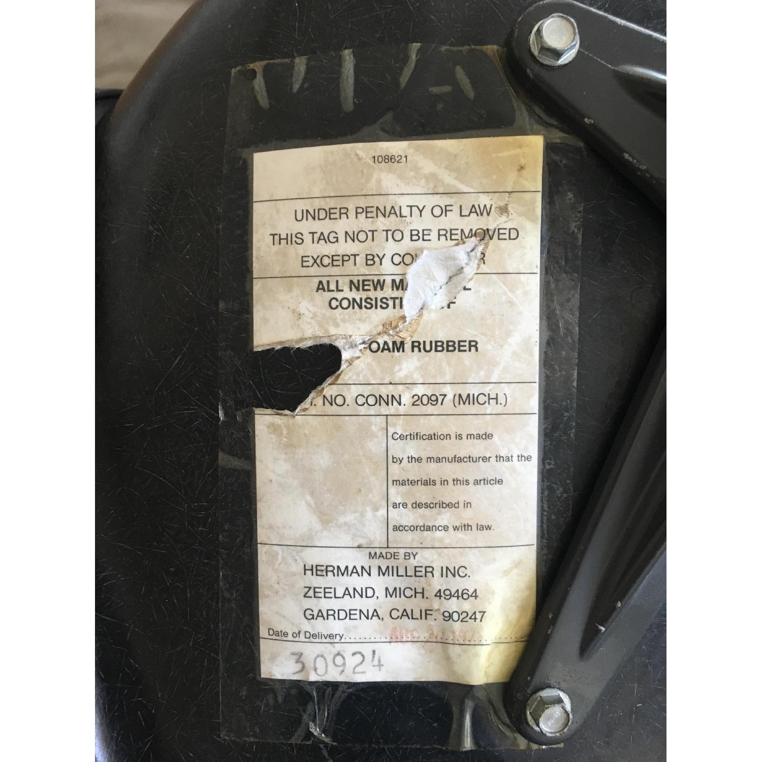 Herman Miller Eames Vintage Chair - image-9