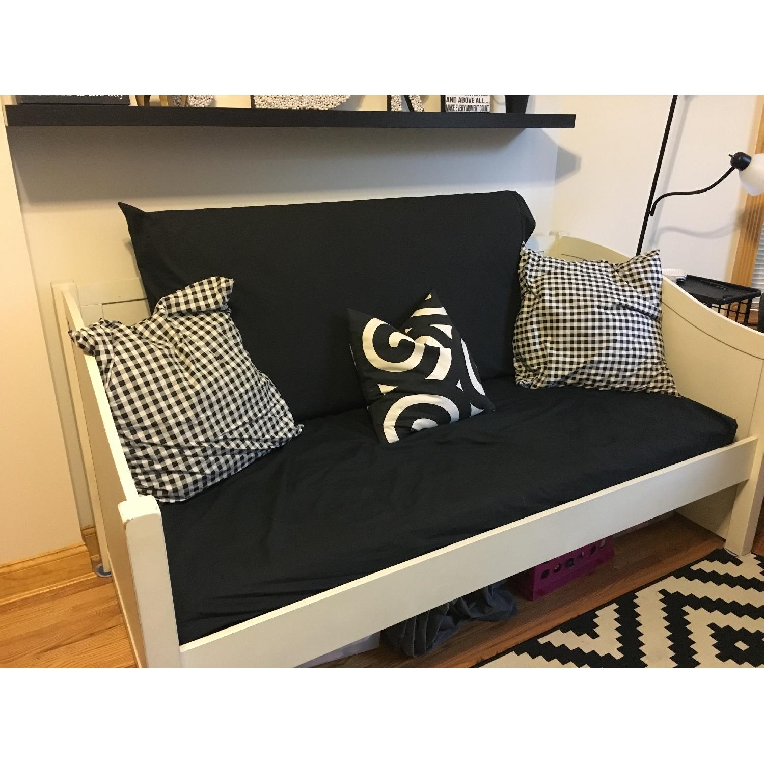 Pottery Barn Daybed w/ Trundle - image-2