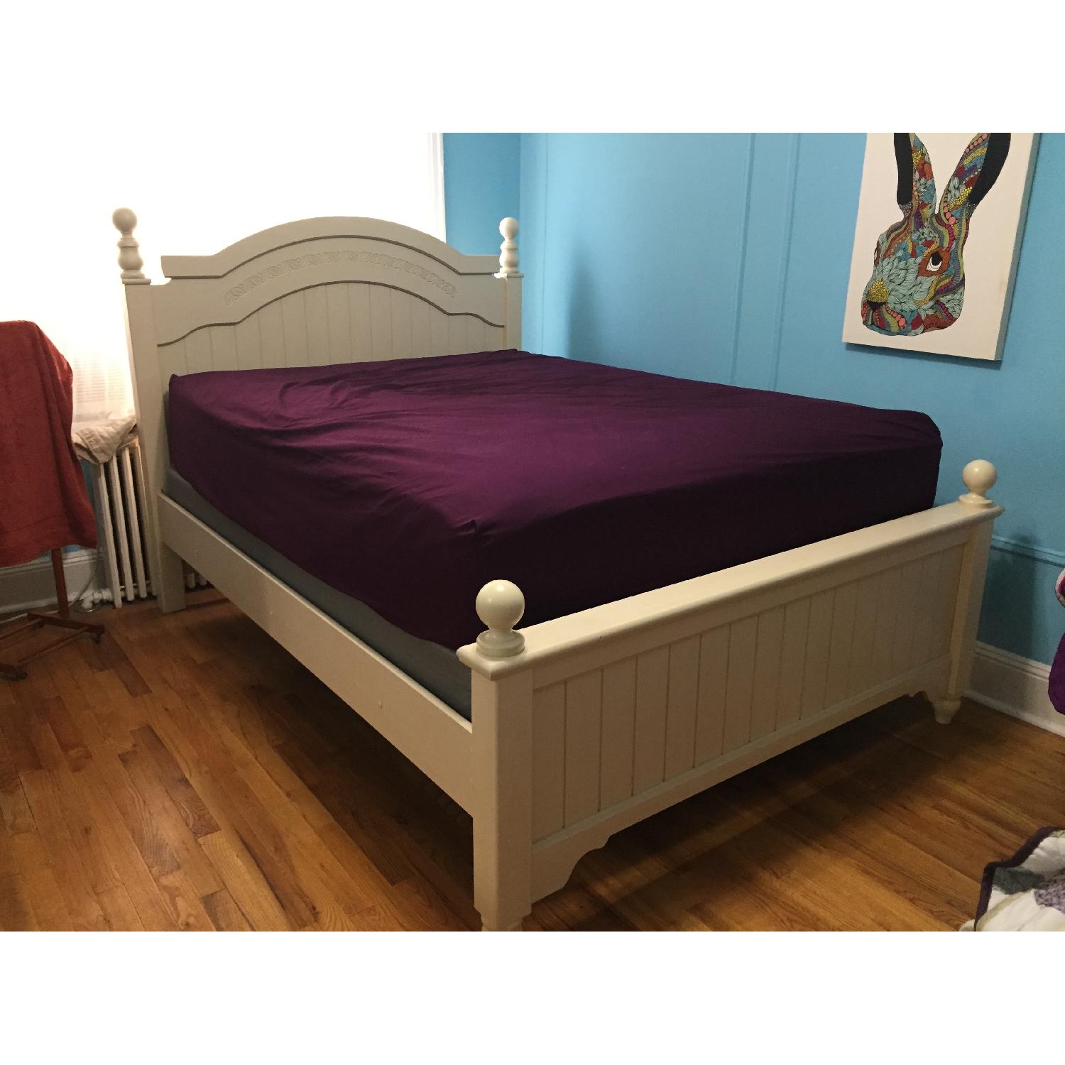 Ashley Signature Design Cottage Retreat Queen Cream Poster Bed - image-1
