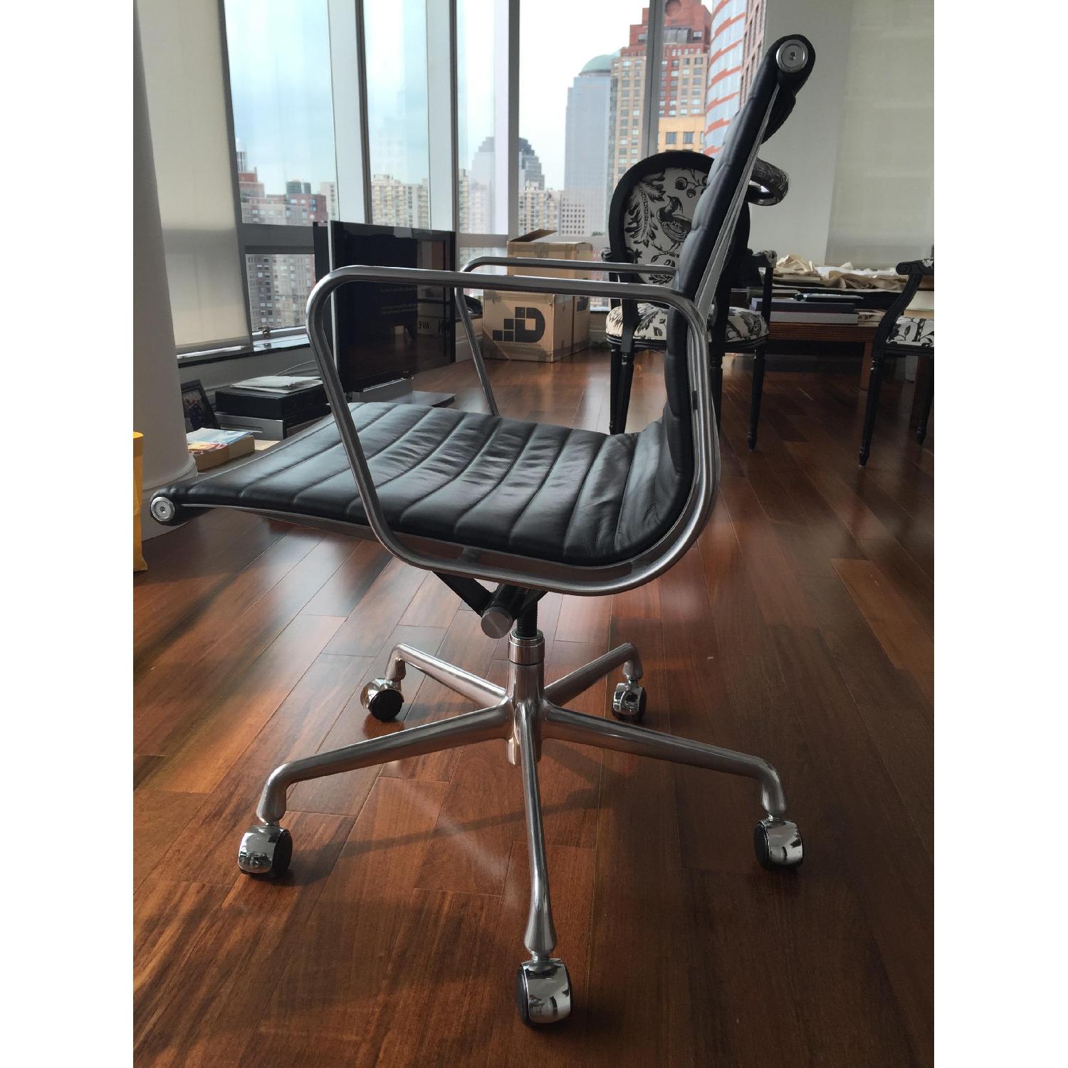 Design Within Reach Eames Aluminum Group Management Chair - image-3