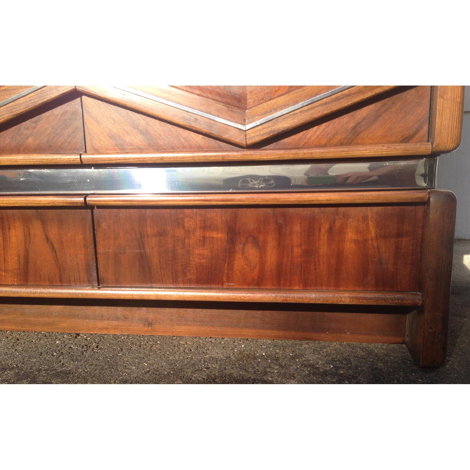Pulaski Furniture Mid-Century Diamond Front Nine Drawer Dresser - image-9