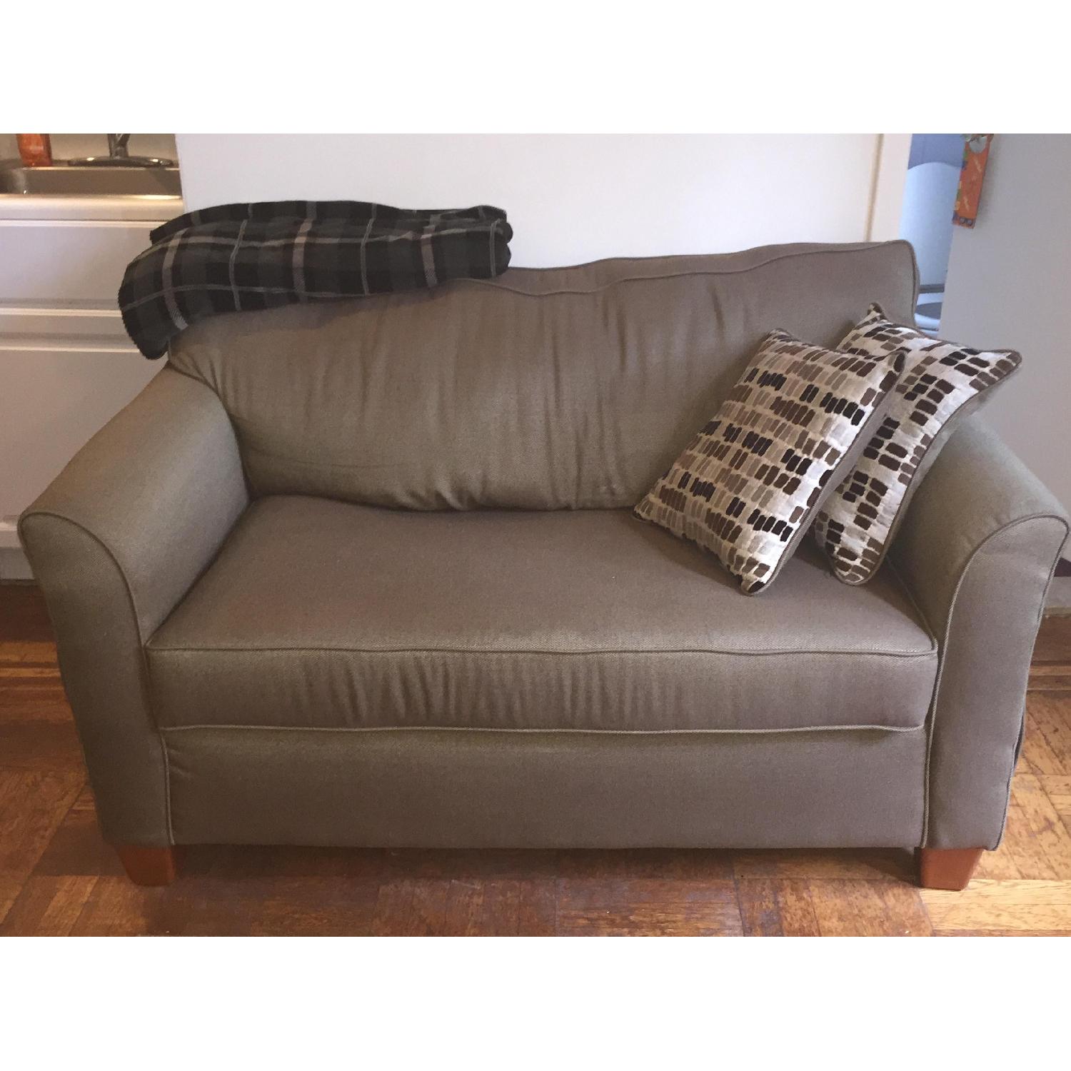 Pull-Out Couch - image-1