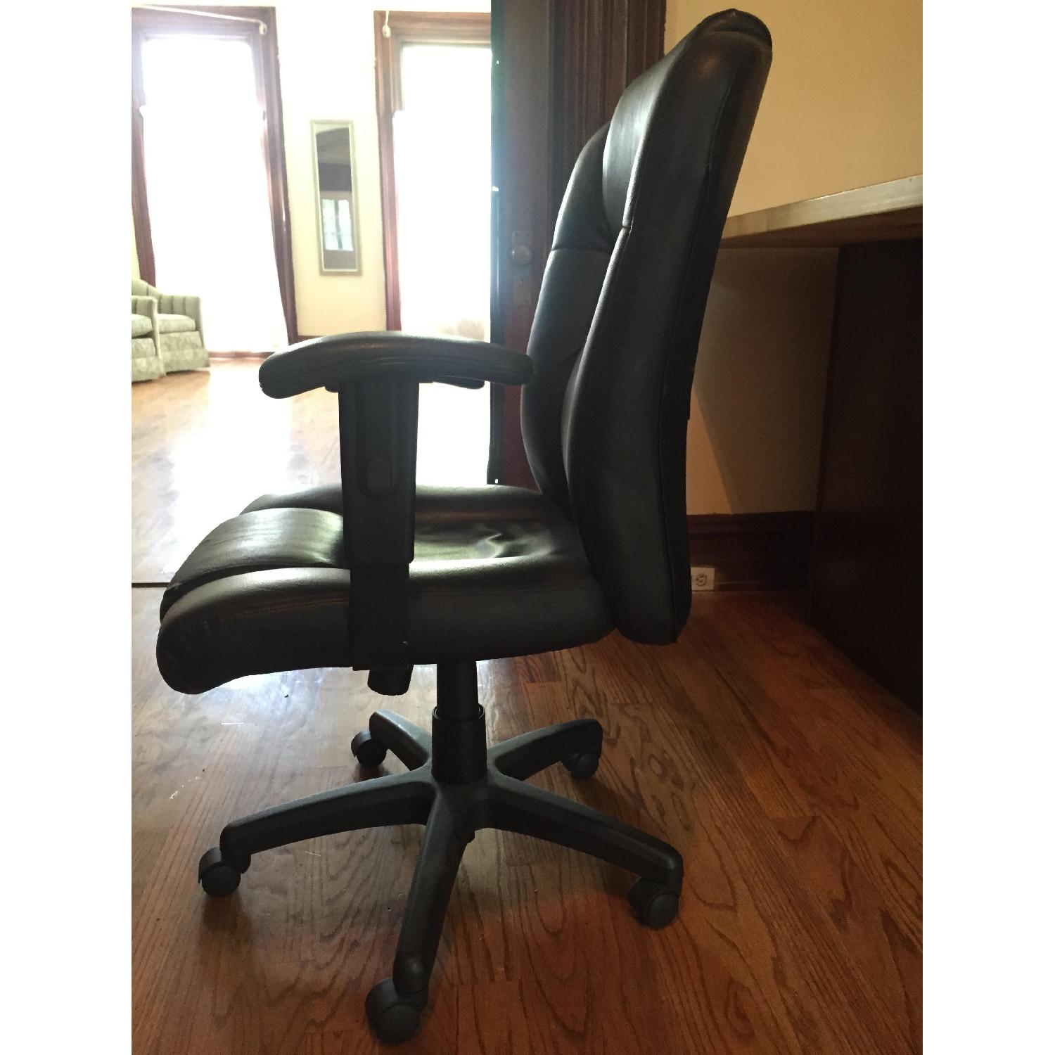 Black High Back Faux Leather Cushioned Office Chair AptDeco