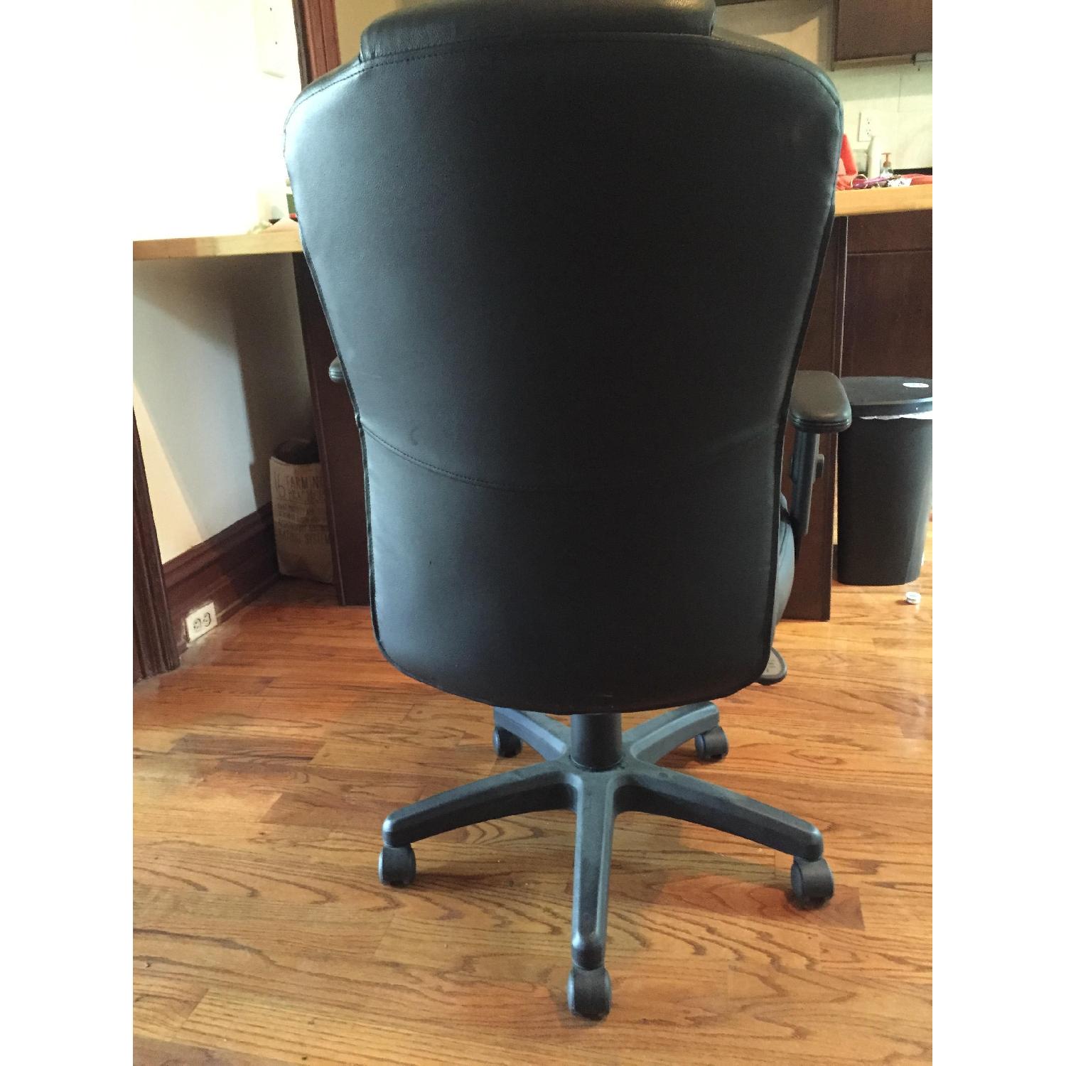 Black High Back Faux Leather Cushioned Office Chair AptDeco