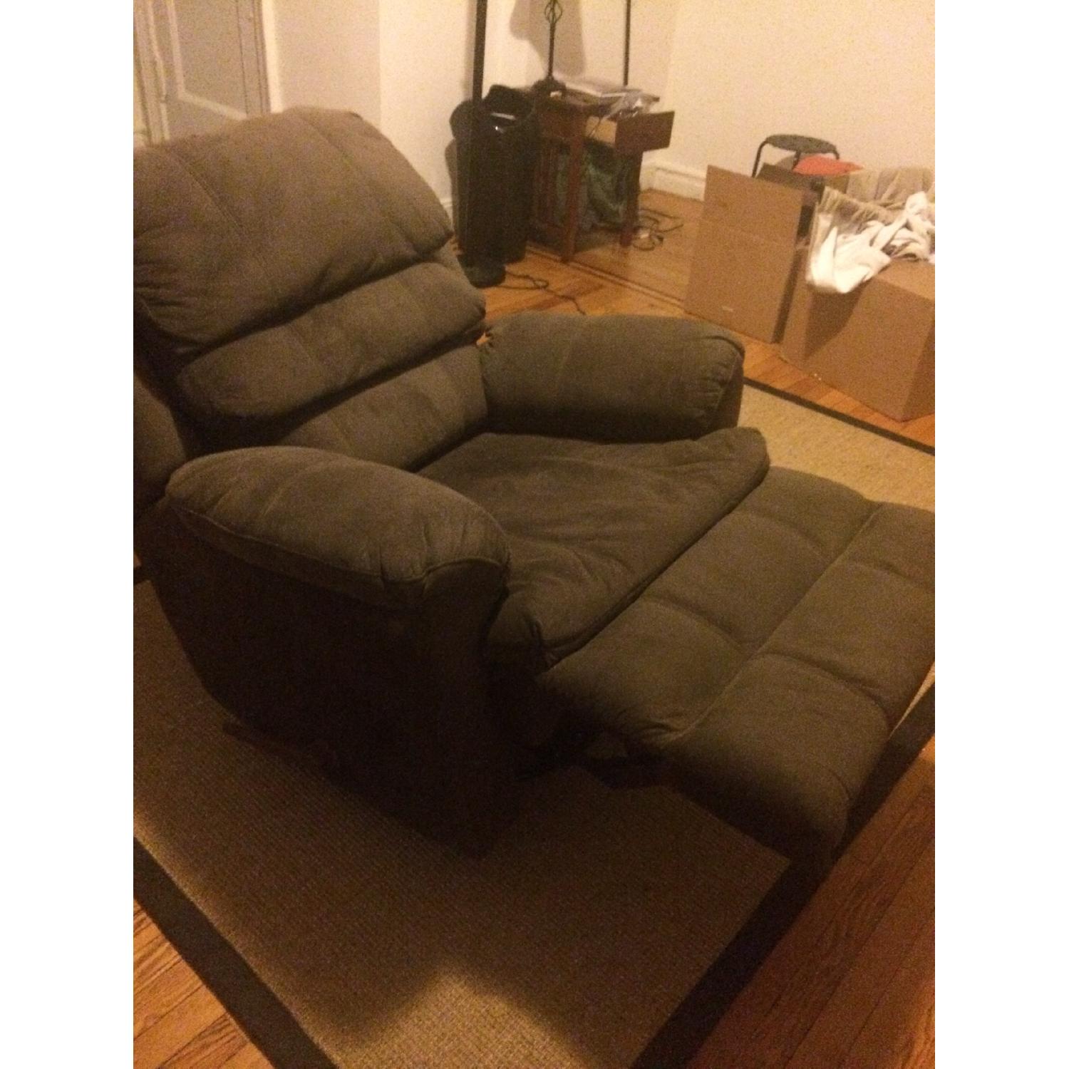 Bob's Swivel Recliner - image-4