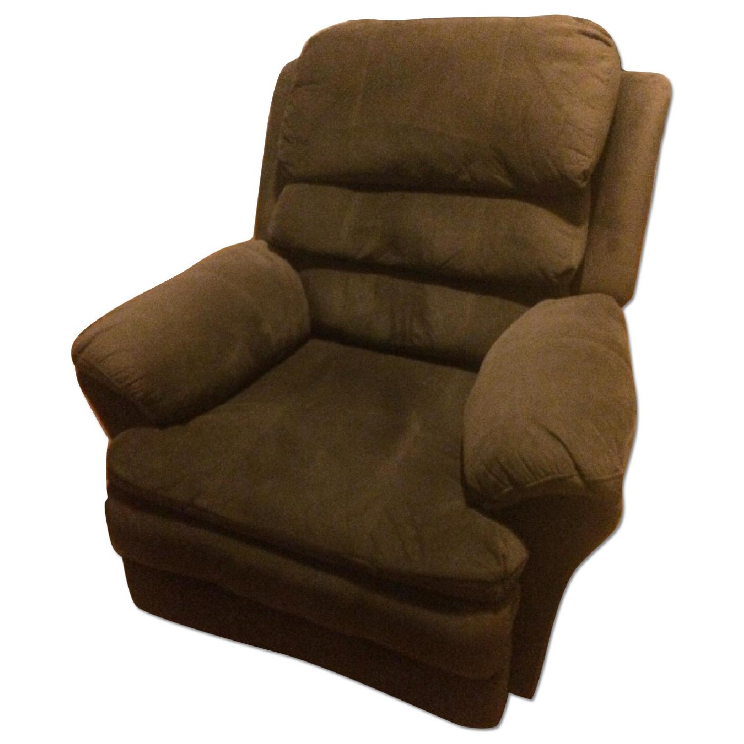 Bob's Swivel Recliner AptDeco