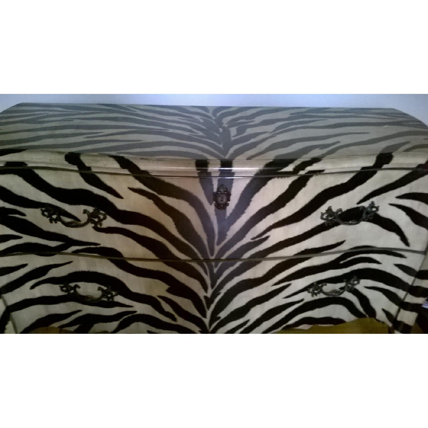 Hooker Furniture Corporation Zebra Stripe Bombe Chest - image-3