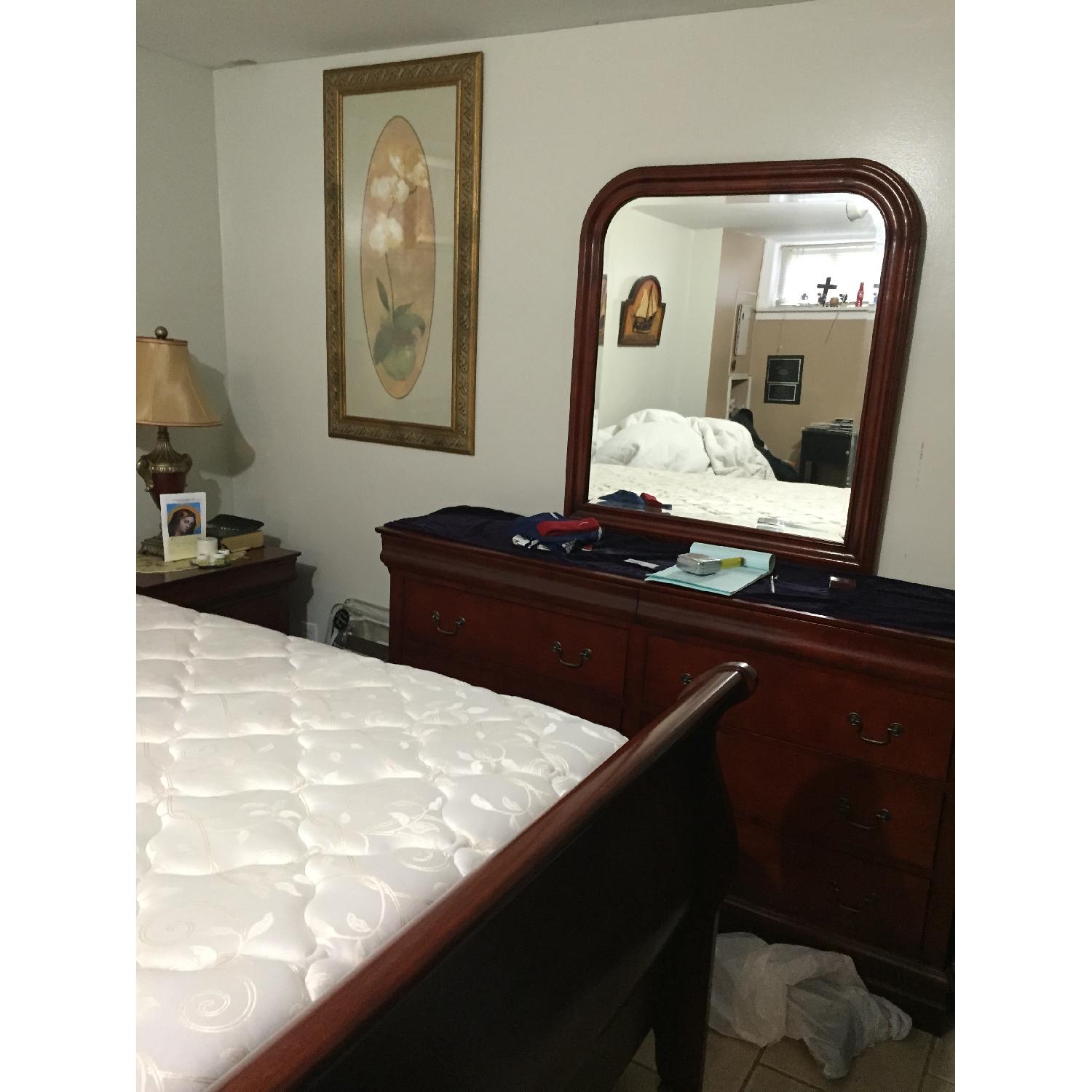 Walter of Wabash 4 Piece Bedroom Set - image-3