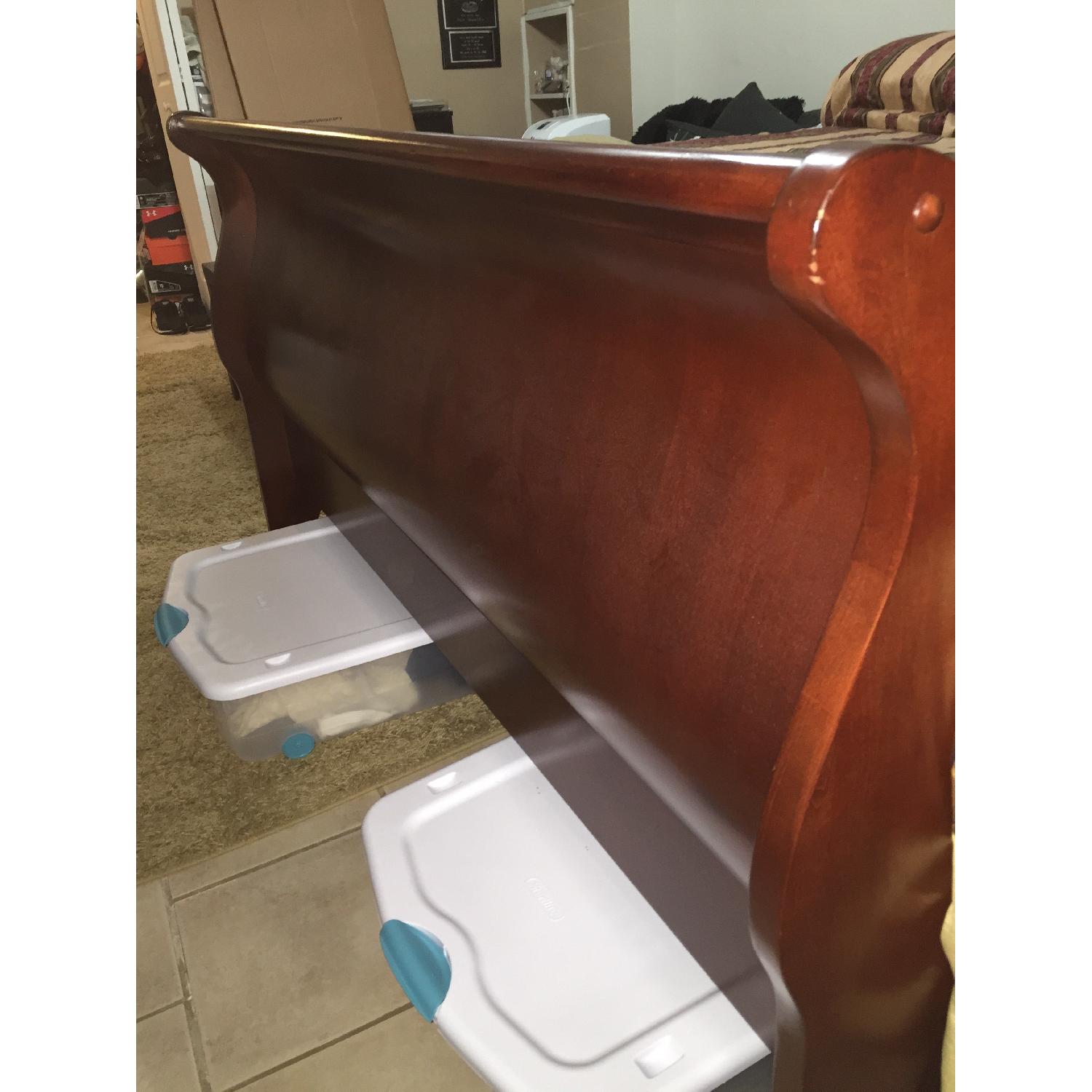 Walter of Wabash 4 Piece Bedroom Set - image-9