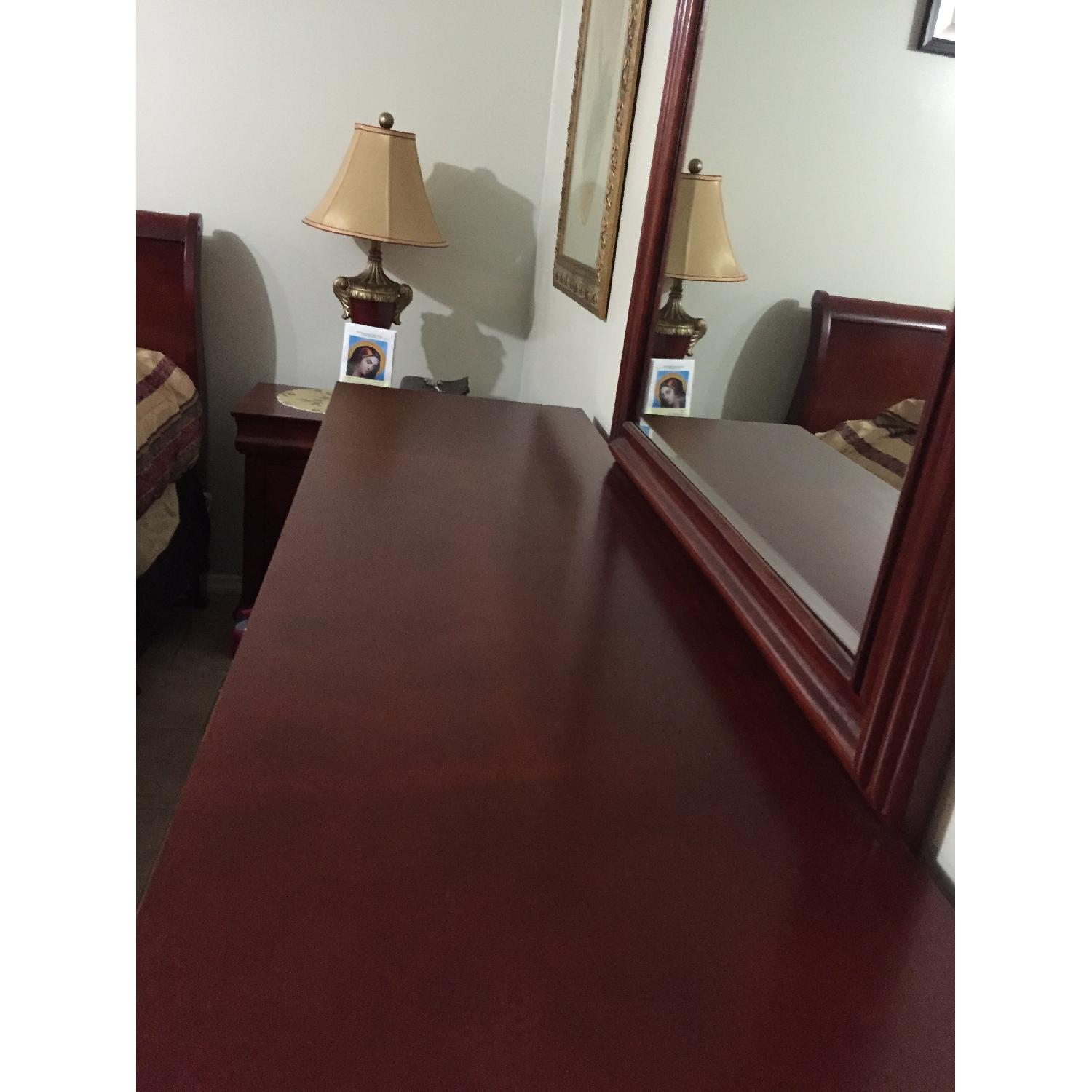 Walter of Wabash 4 Piece Bedroom Set - image-13