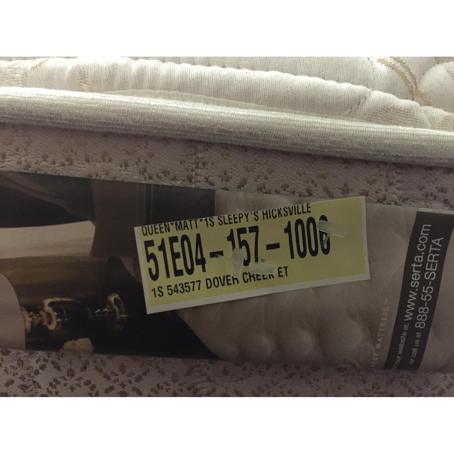 Walter of Wabash 4 Piece Bedroom Set - image-15