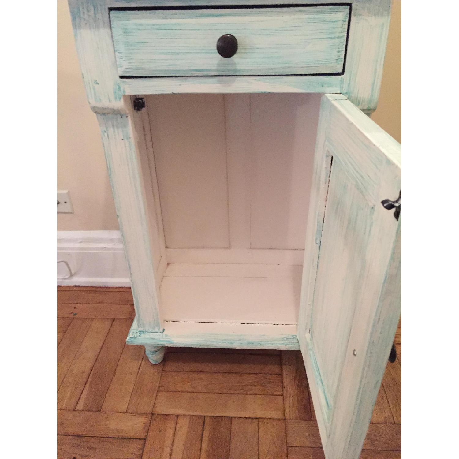 Nadeau Furniture Vintage Style Entryway Table w/ Built-in Mirror - image-5