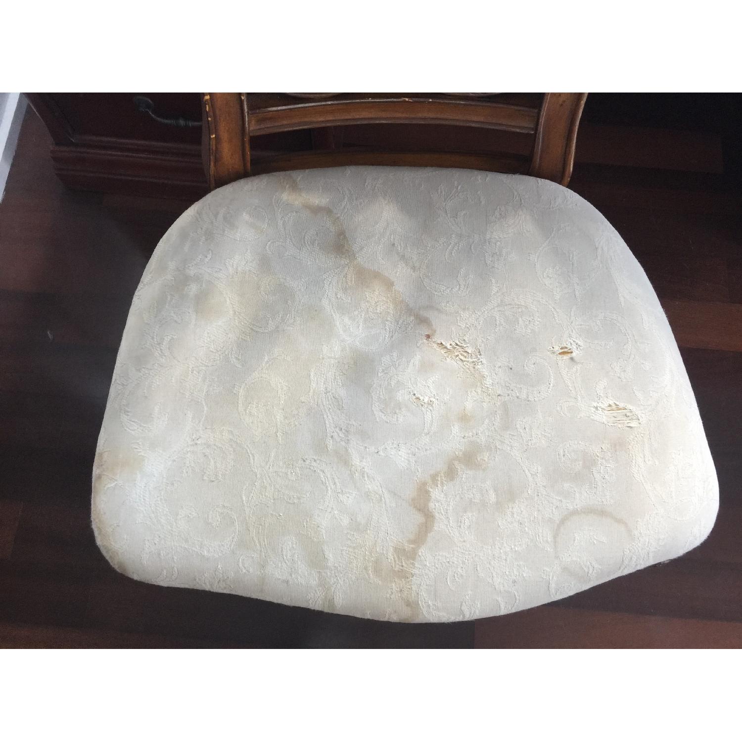 Rooms to Go Glass Top Dining Table w/ 4 Chairs - image-4