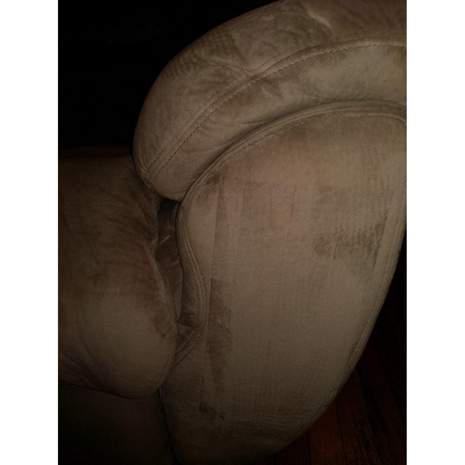 Raymour & Flanigan Kathy Ireland 2-Seater Reclining Sofa - image-6