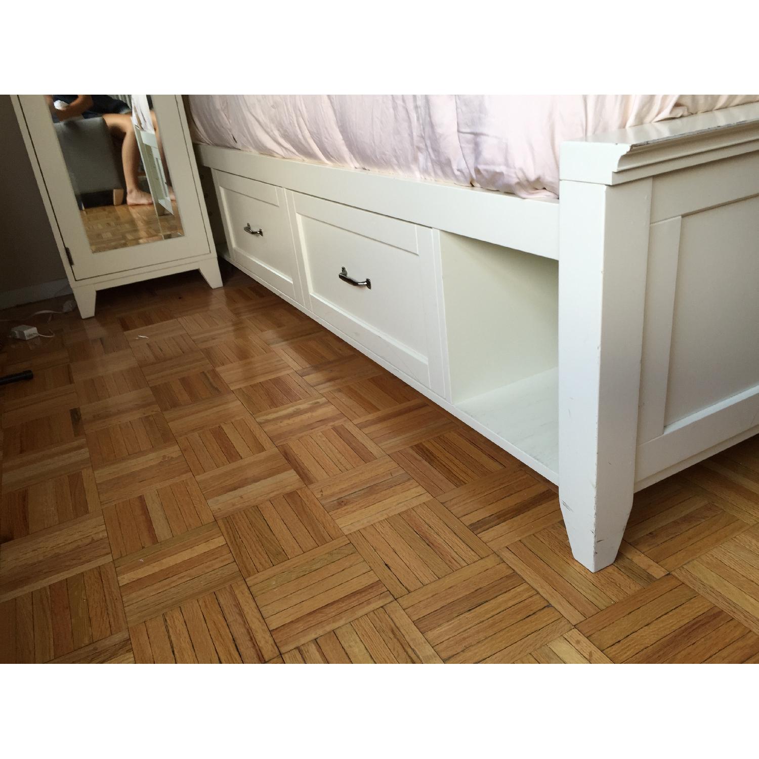 Pottery Barn Teen Hampton Storage Bed + Mirror Tower Set - image-5