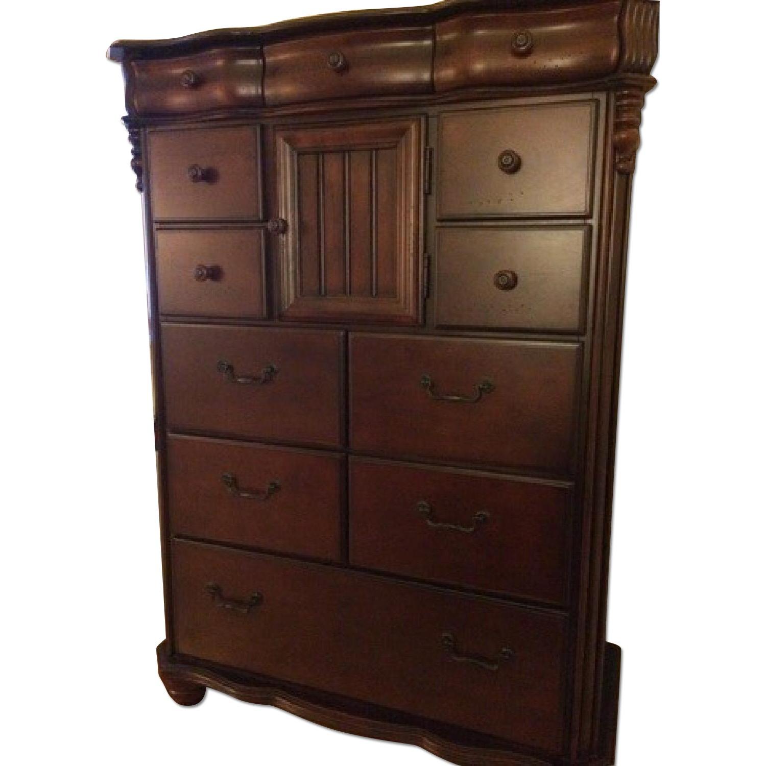 American Signature Vineyard Manor Bedroom Set - image-10