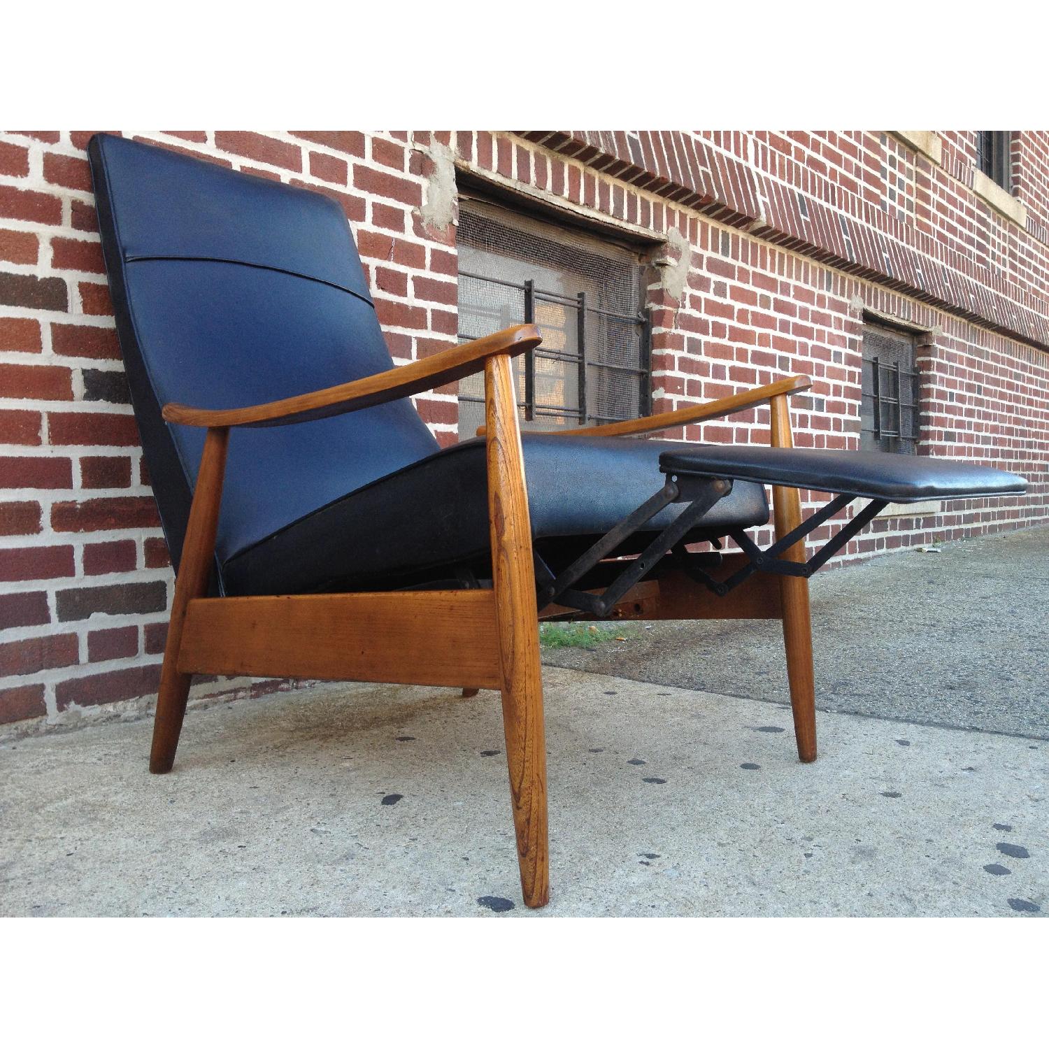 Mid Century Danish Modern Recliner Lounge Arm Chair - image-4
