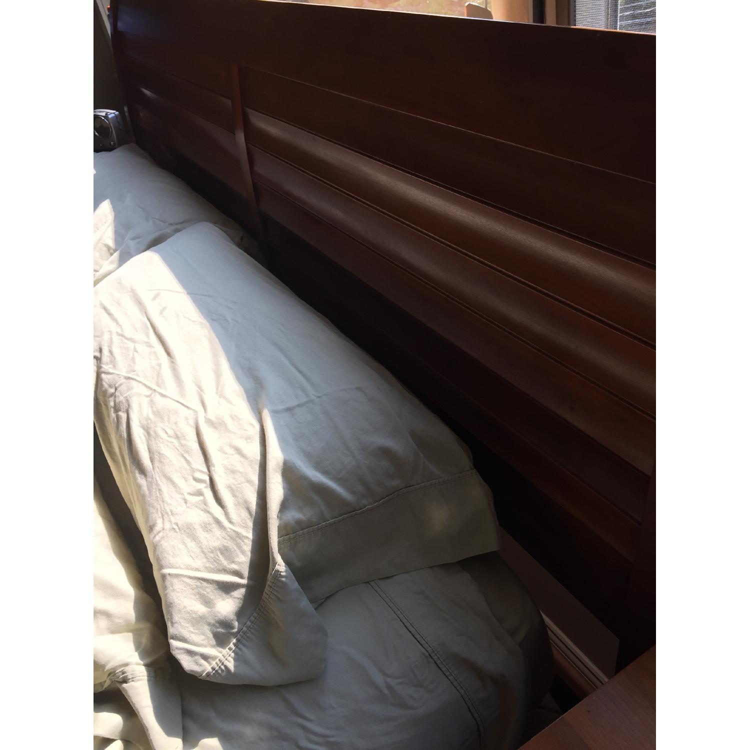 Ethan Allen King Size Bedroom Set - image-9