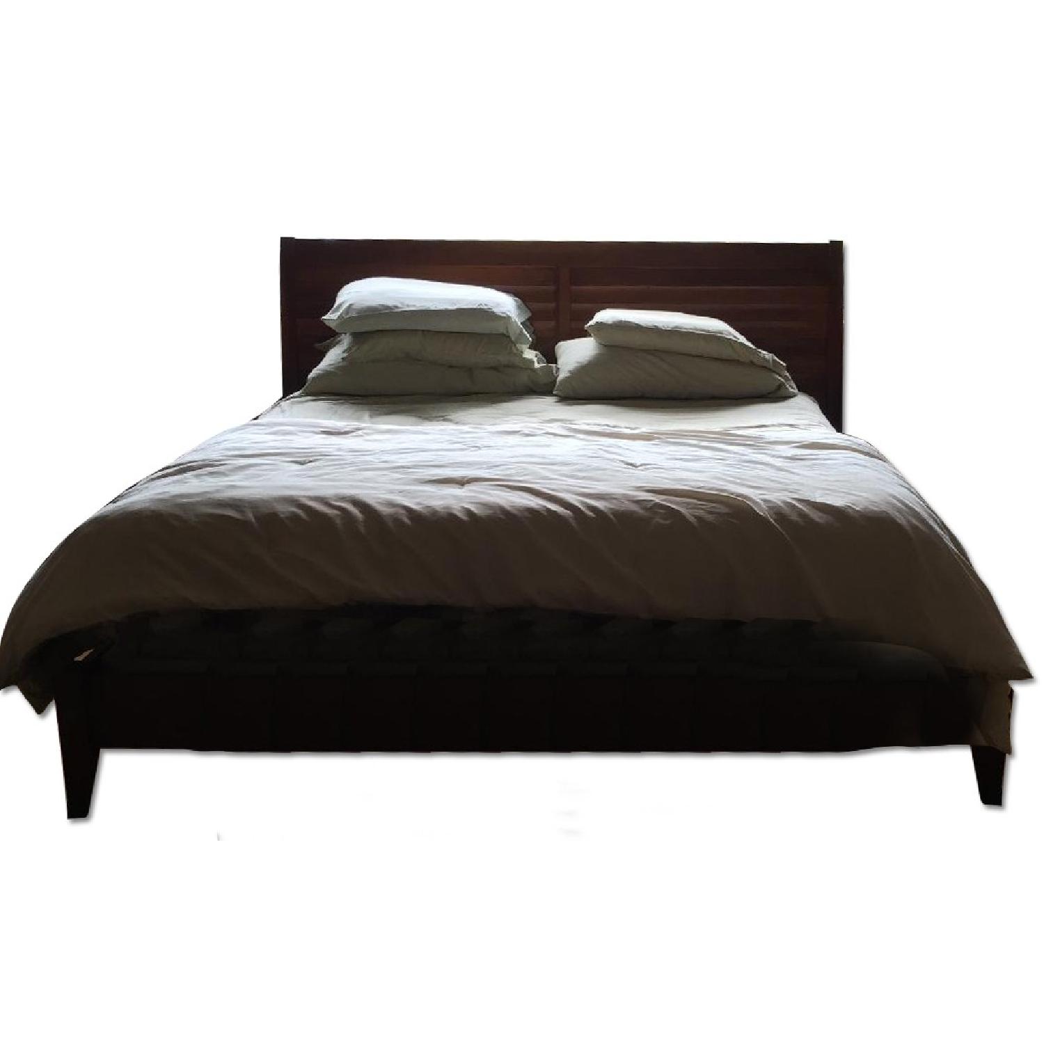 Ethan Allen King Size Bedroom Set - image-16