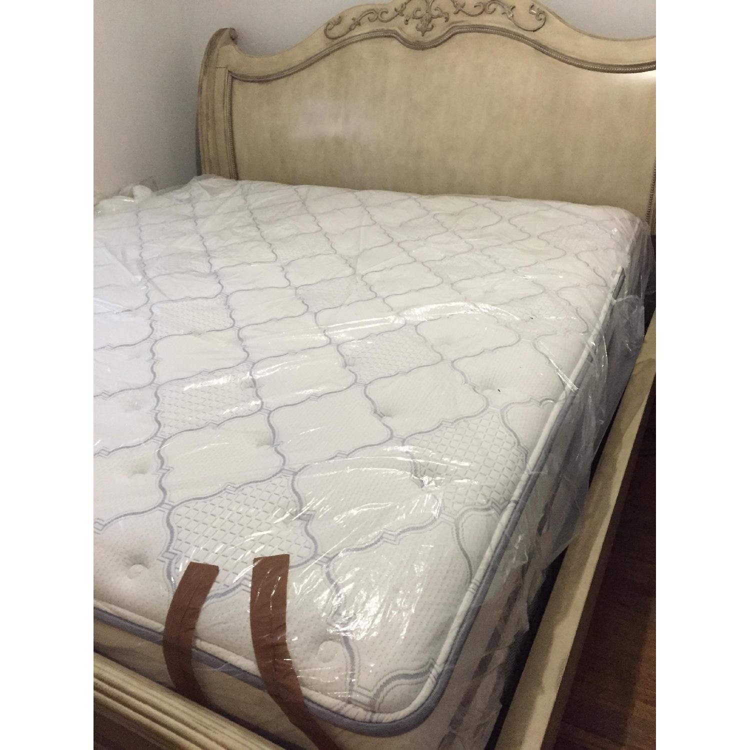 Raymour & Flanigan 4 Piece Empire King Size Bedroom Set AptDeco