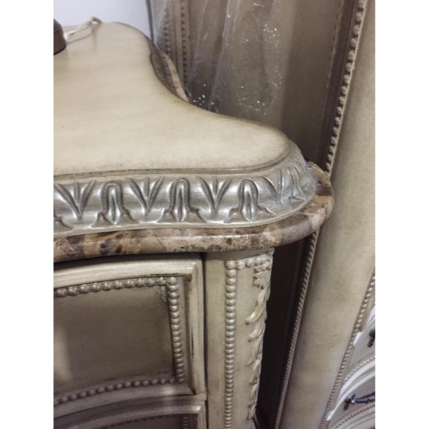 Raymour & Flanigan 4 Piece Empire King Size Bedroom Set AptDeco