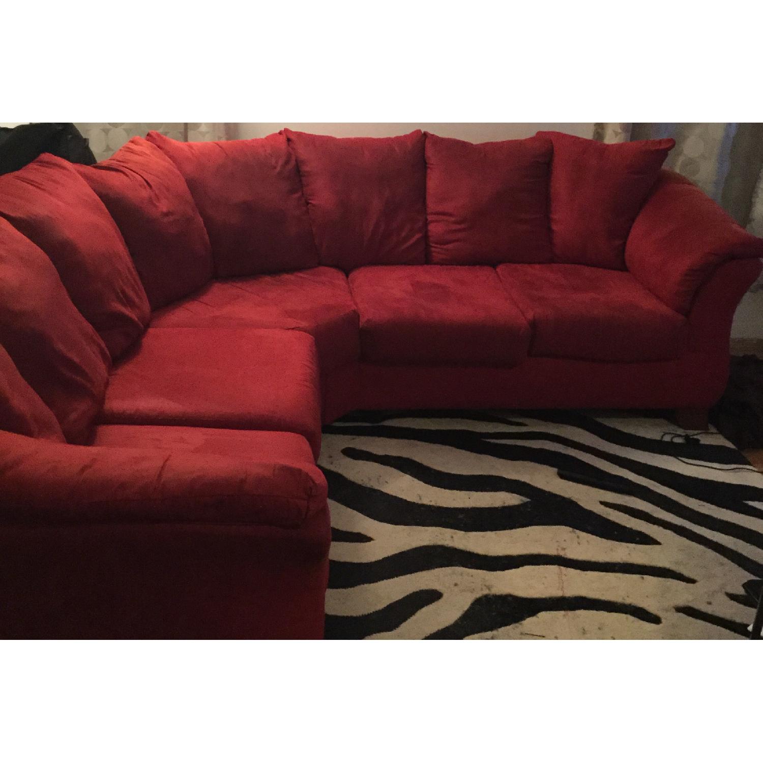 Ashely's Sectional - image-1