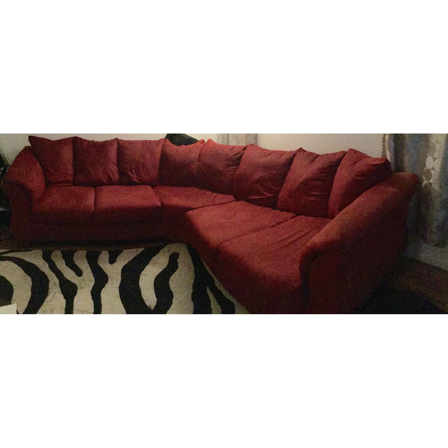 Ashely's Sectional - image-3