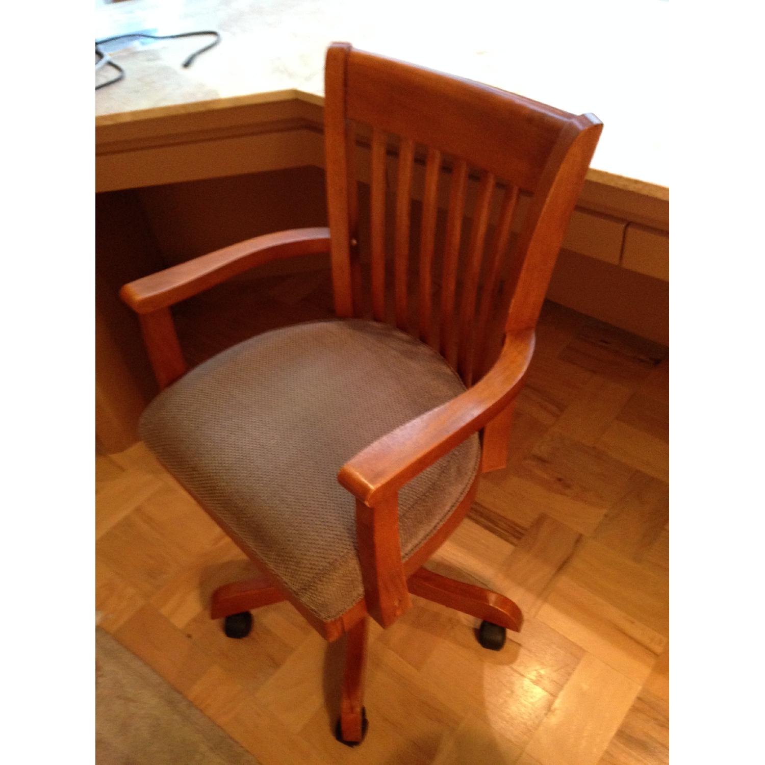 Raymour & Flanigan Desk Chair AptDeco