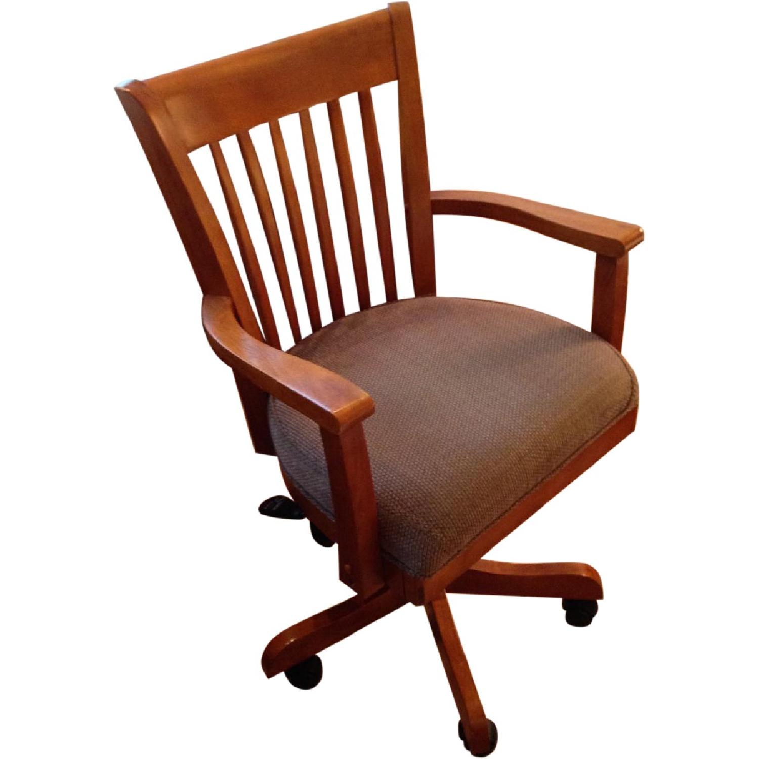 Raymour & Flanigan Desk Chair AptDeco