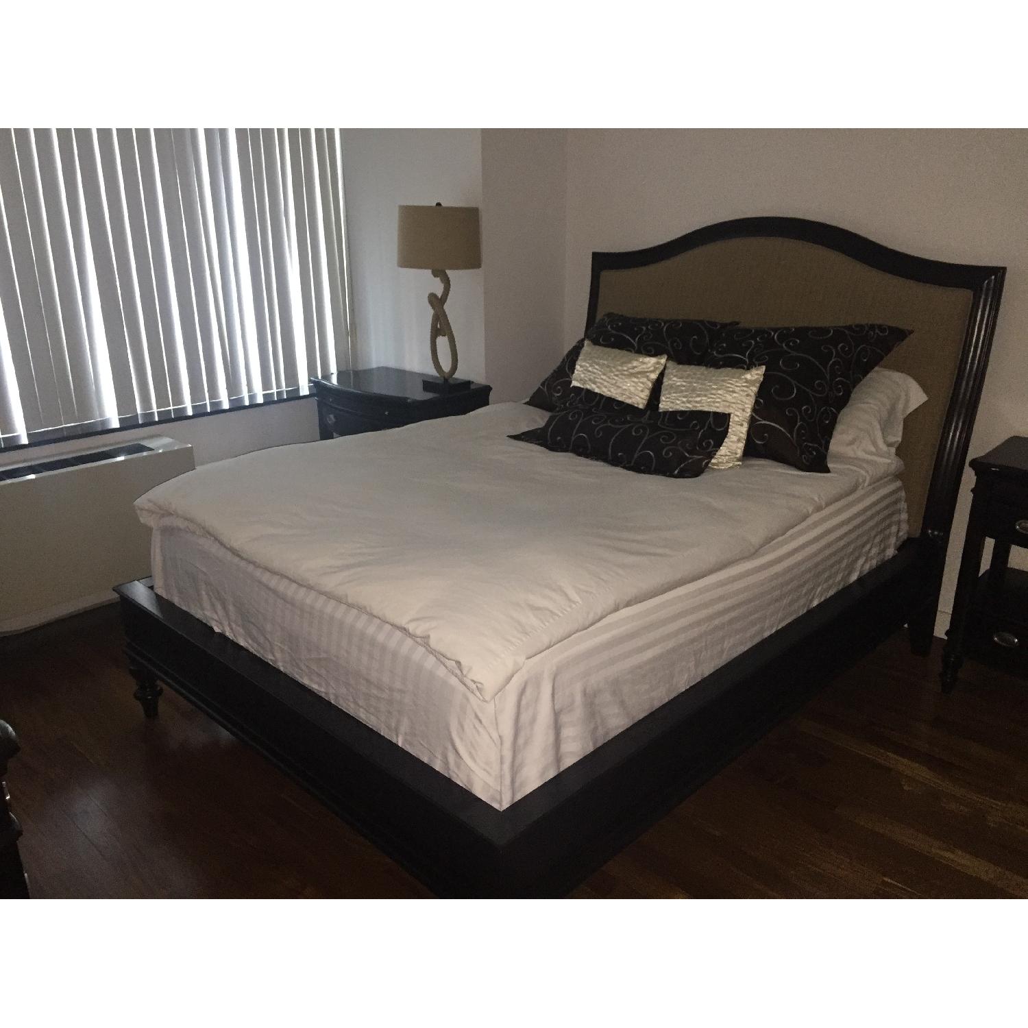 Haverty's 3 Piece Queen Bedrom Set - image-1