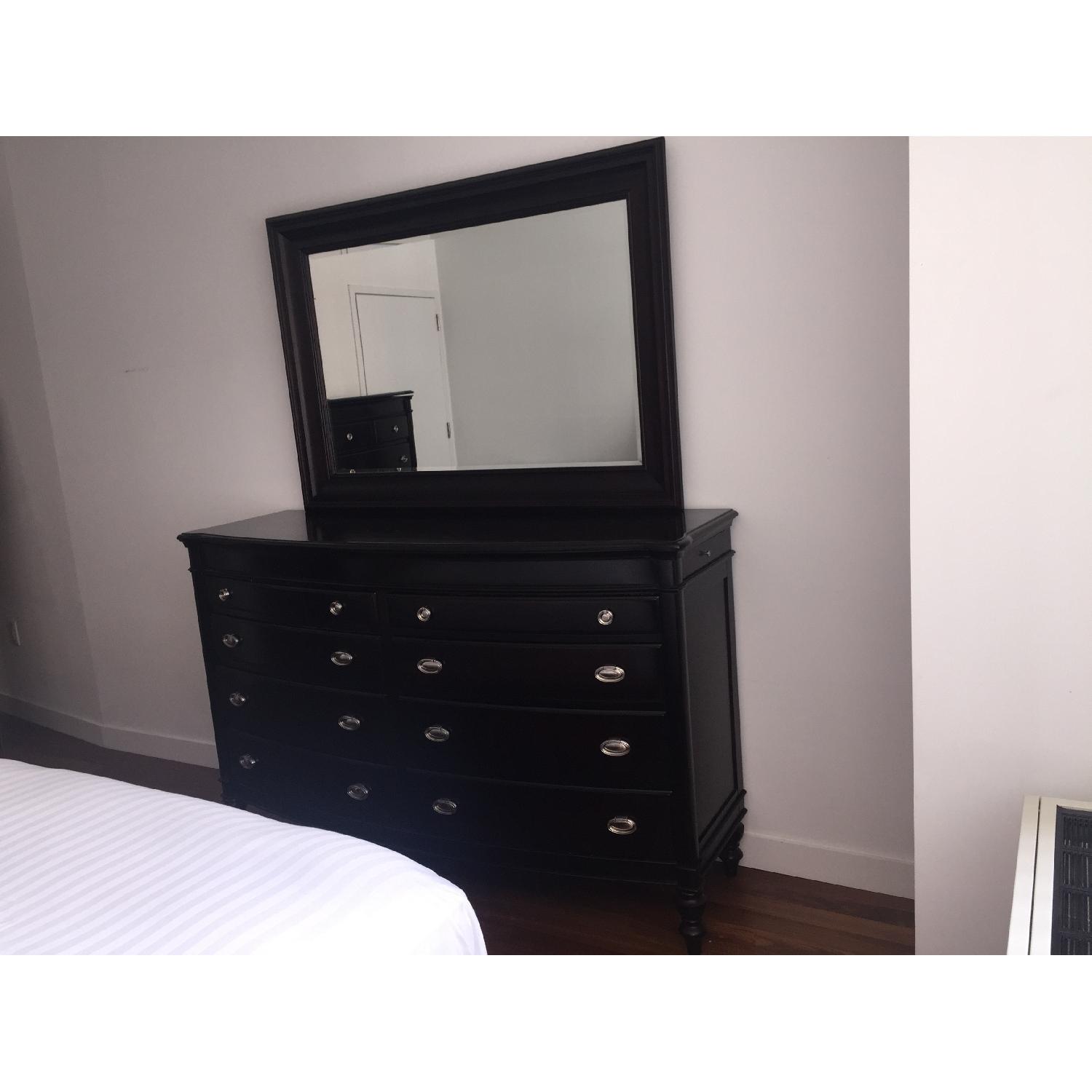 Haverty's 3 Piece Queen Bedrom Set - image-4